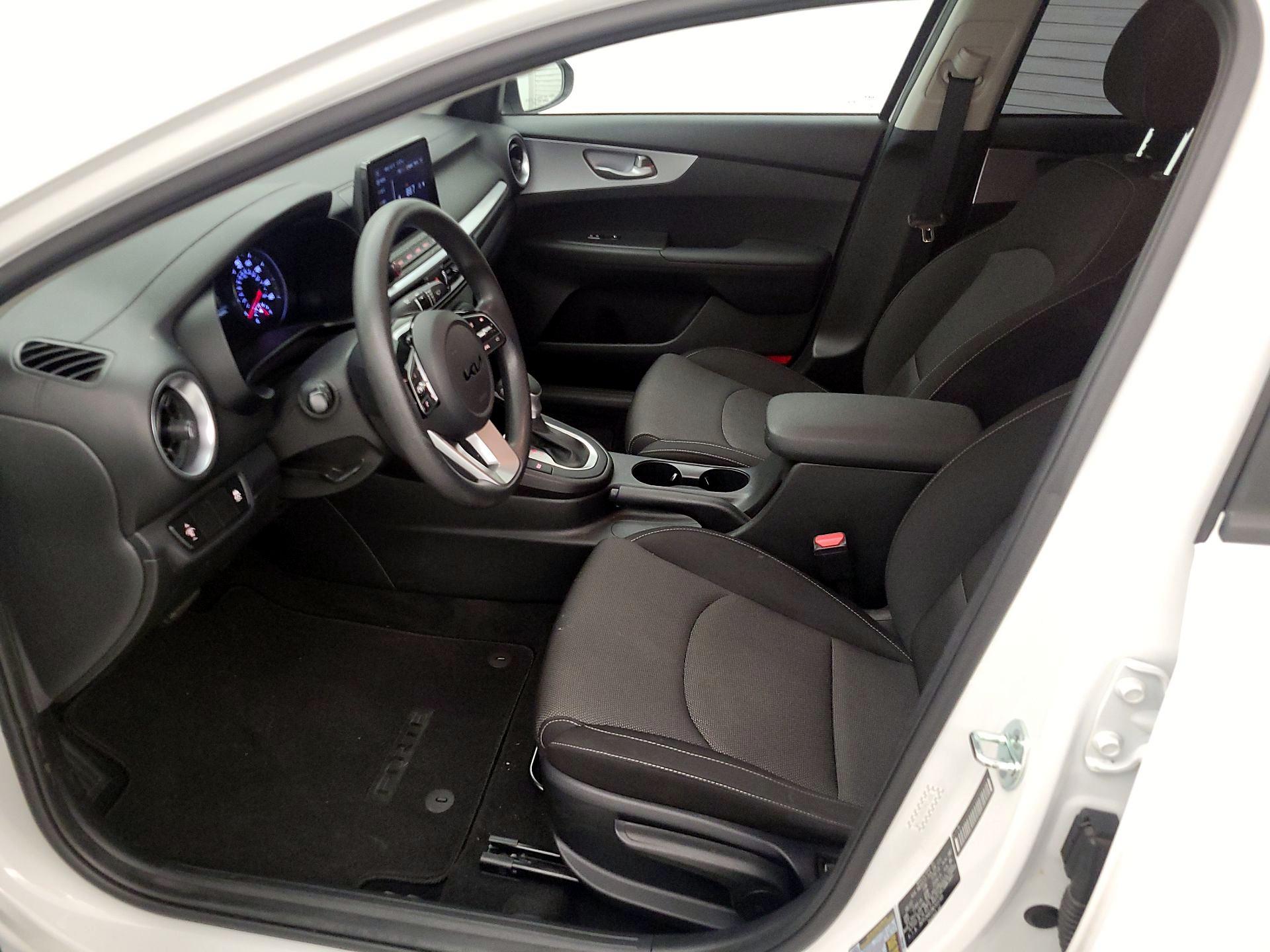 Thumbnail: 2022 Kia Forte - 11