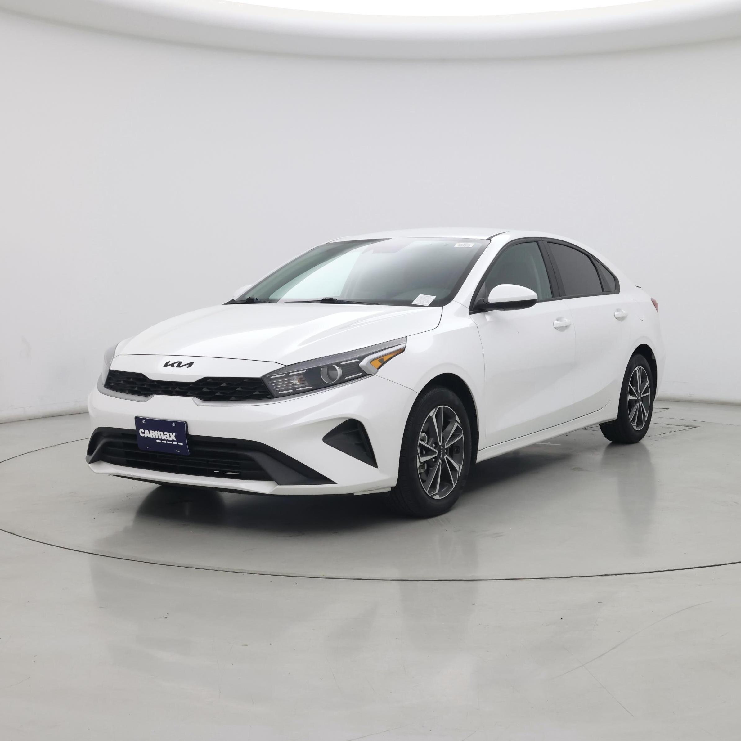 Thumbnail: 2022 Kia Forte - 4