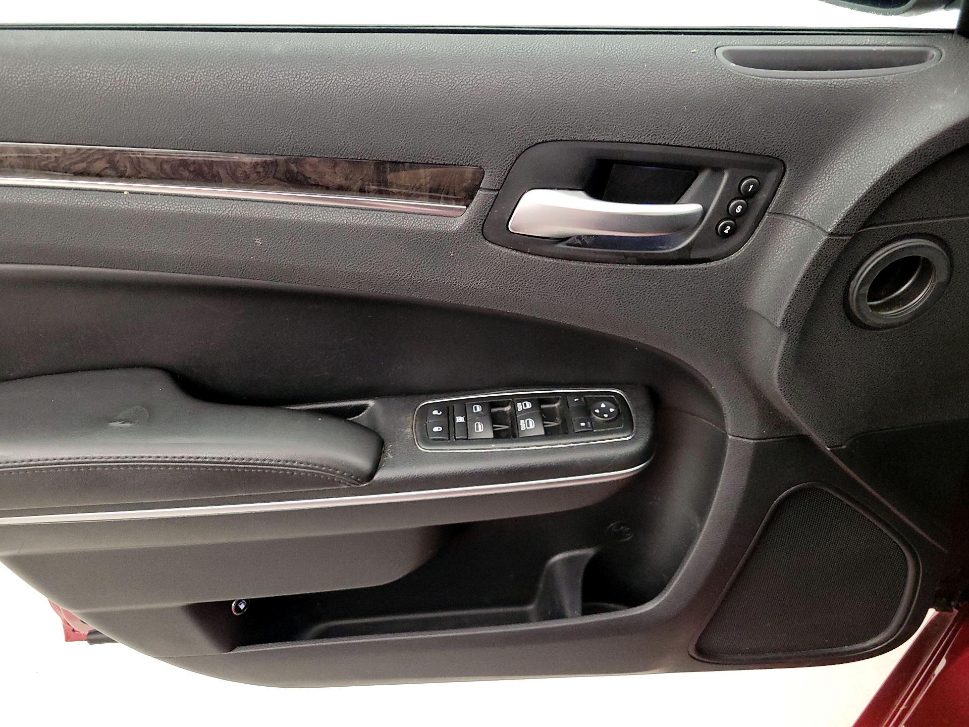 Thumbnail: 2014 Chrysler 300 - 12