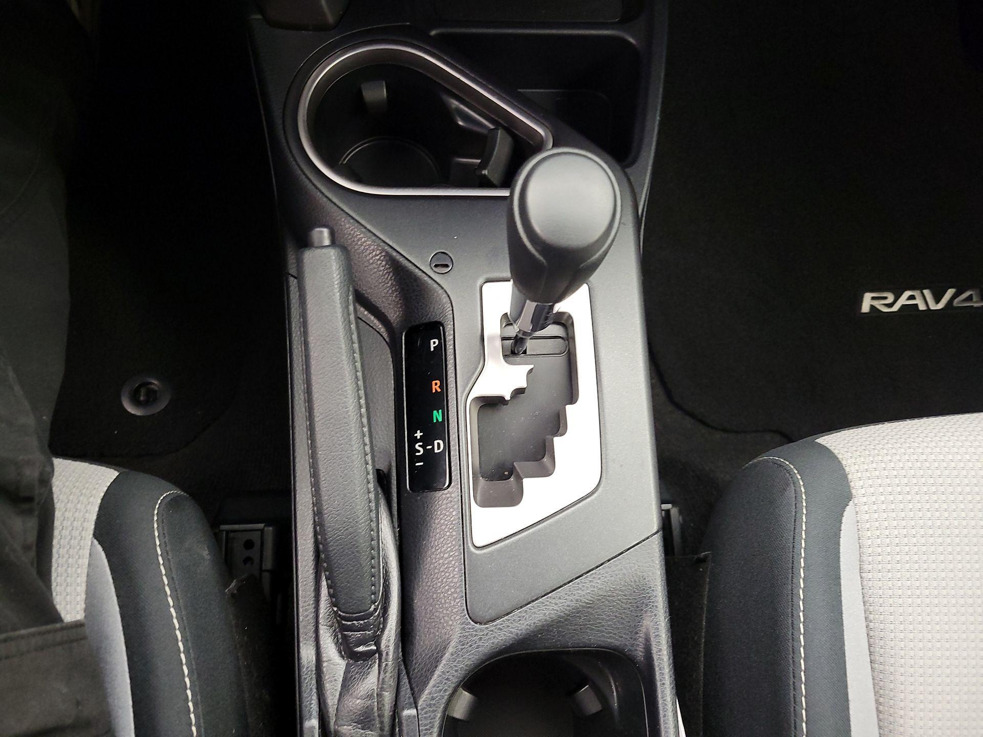 Thumbnail: 2016 Toyota RAV4 - 16