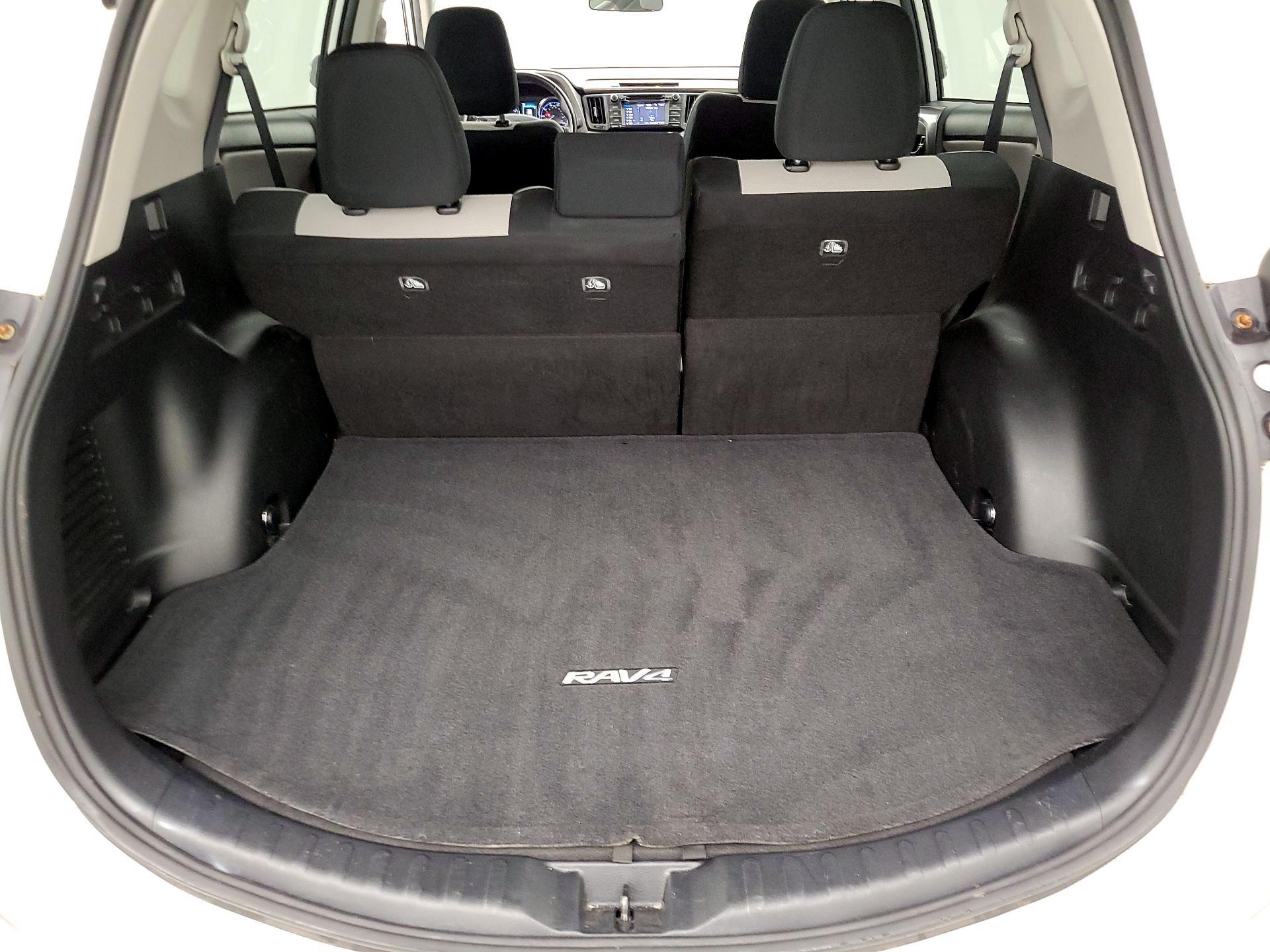 Thumbnail: 2016 Toyota RAV4 - 18