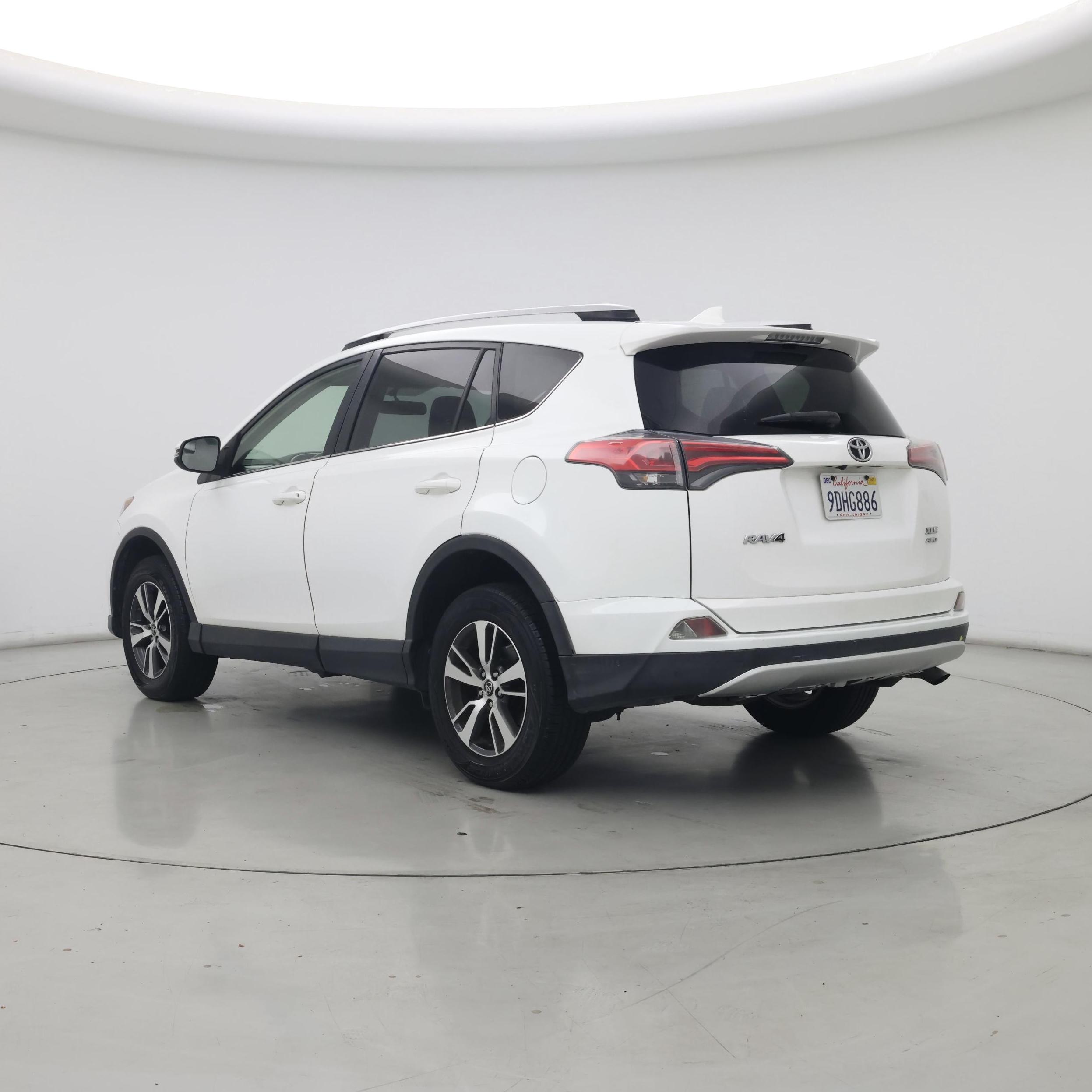 Thumbnail: 2016 Toyota RAV4 - 2