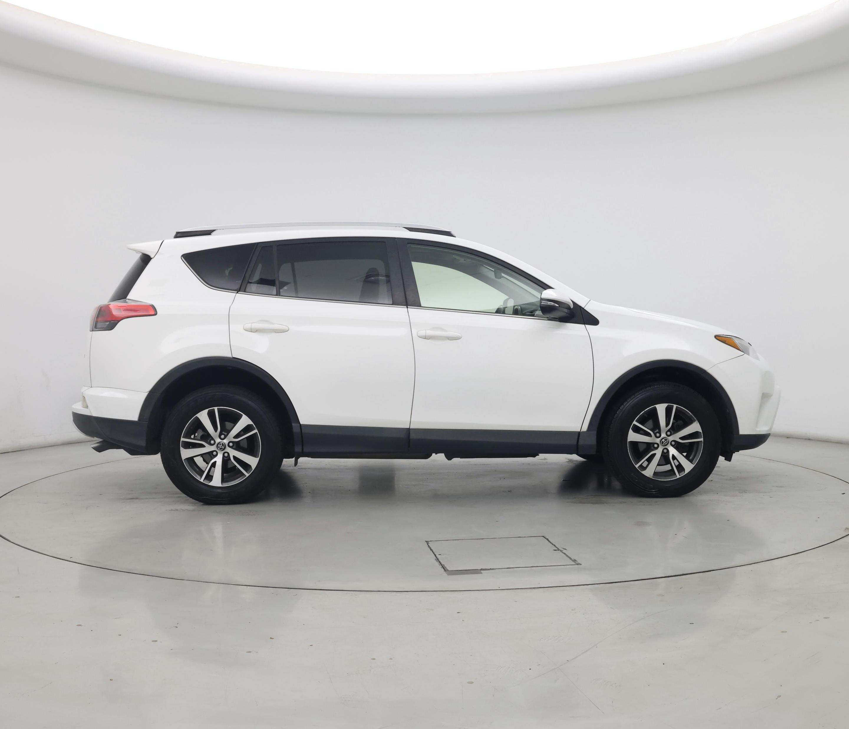 Thumbnail: 2016 Toyota RAV4 - 7