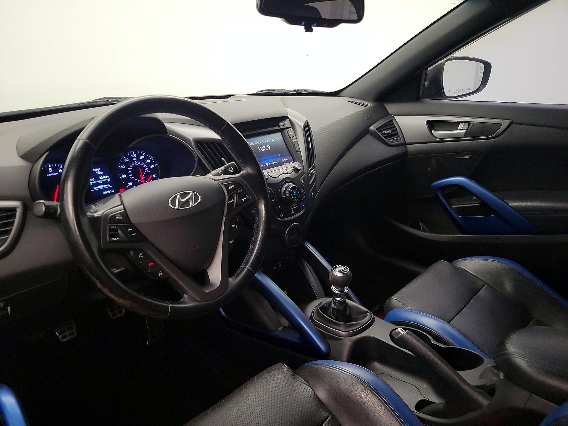 Thumbnail: 2016 Hyundai Veloster - 9