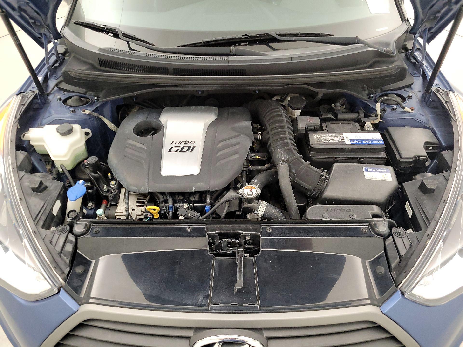 Thumbnail: 2016 Hyundai Veloster - 18