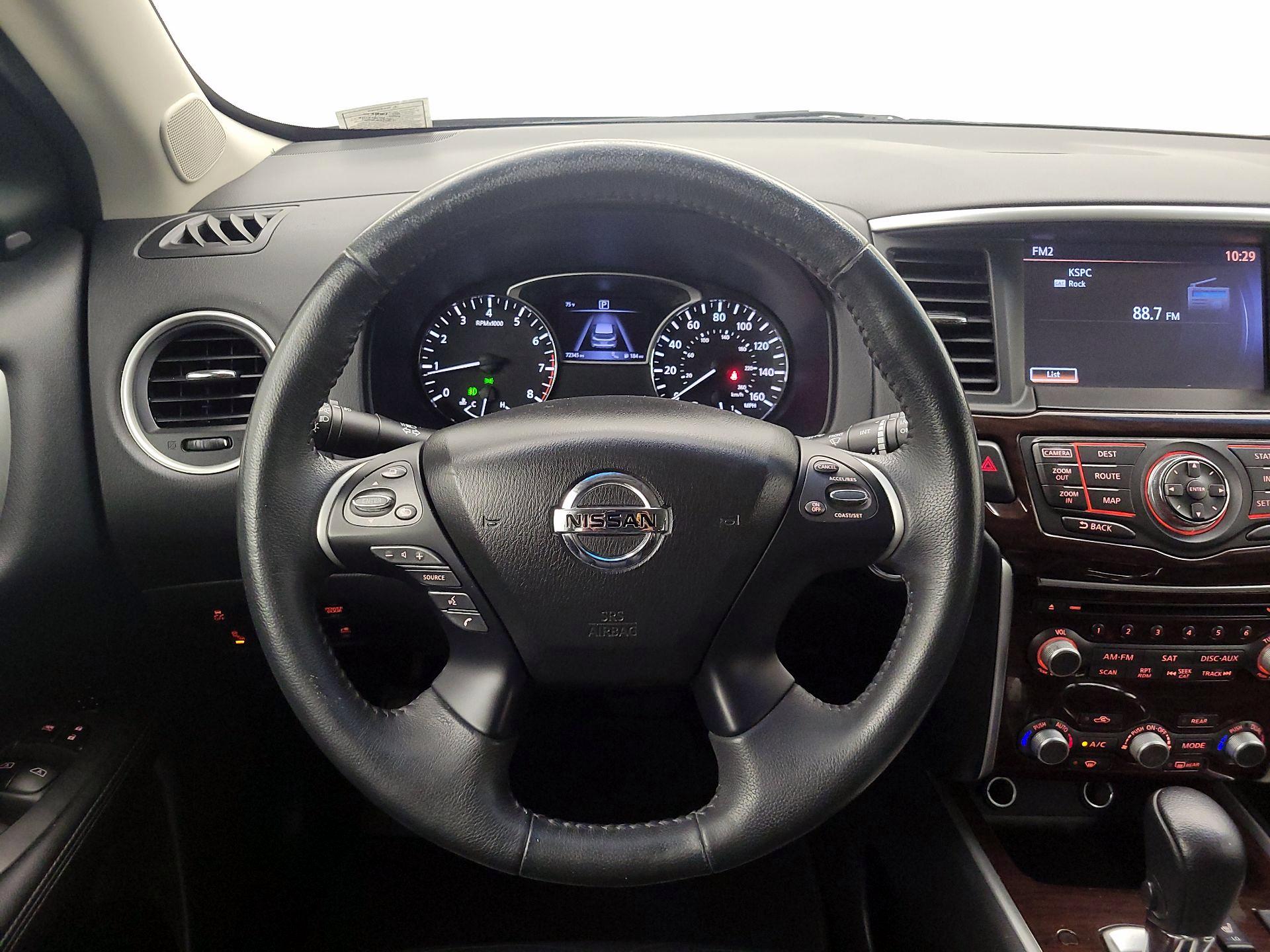 Thumbnail: 2016 Nissan Pathfinder - 10