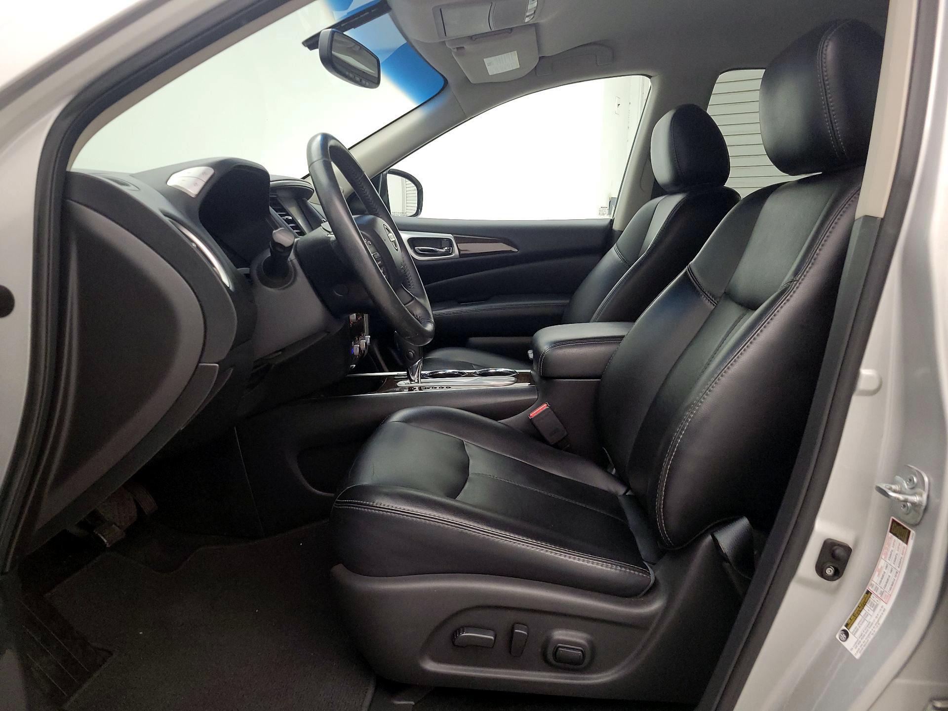Thumbnail: 2016 Nissan Pathfinder - 11