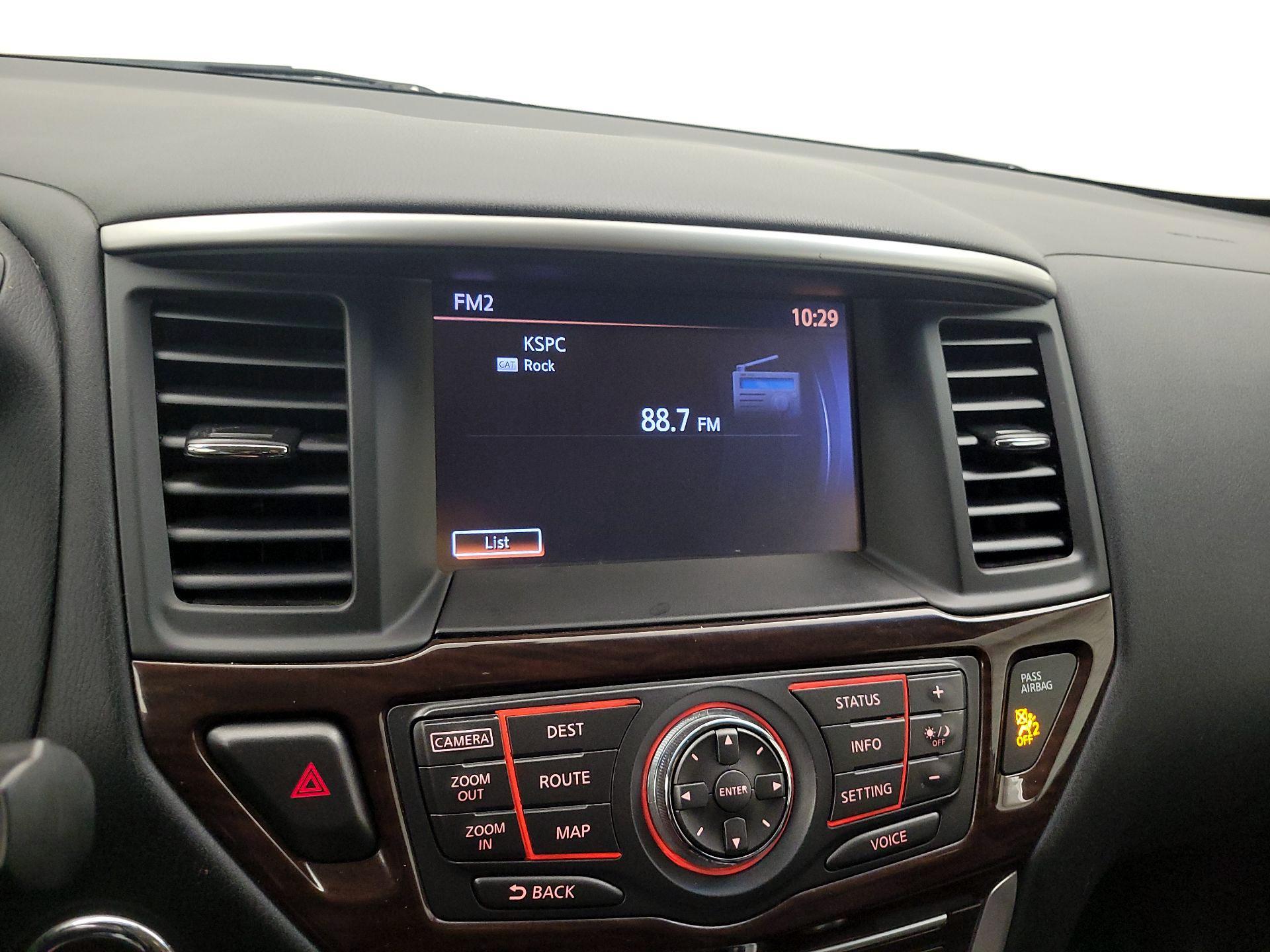 Thumbnail: 2016 Nissan Pathfinder - 15