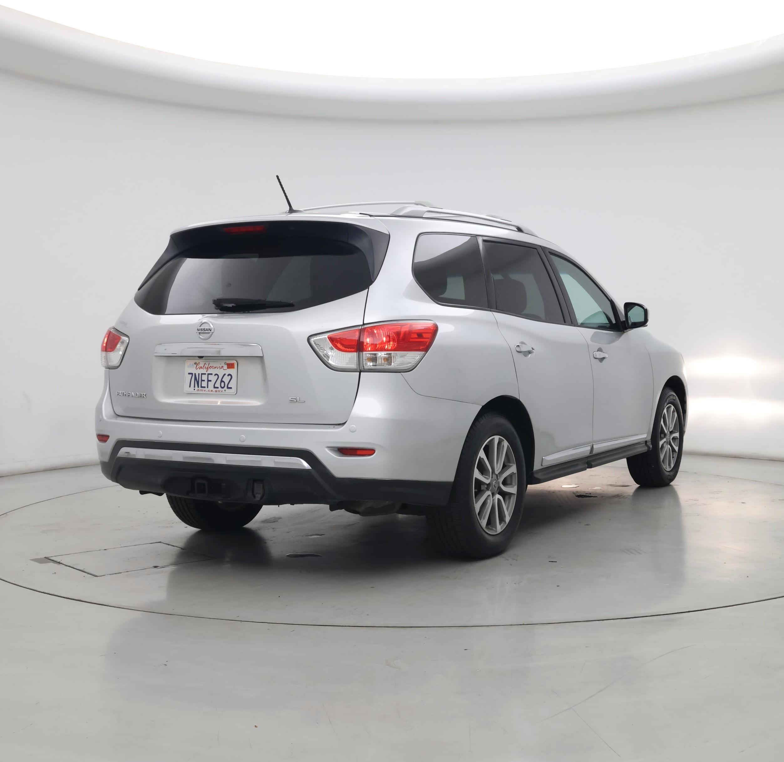 Thumbnail: 2016 Nissan Pathfinder - 8