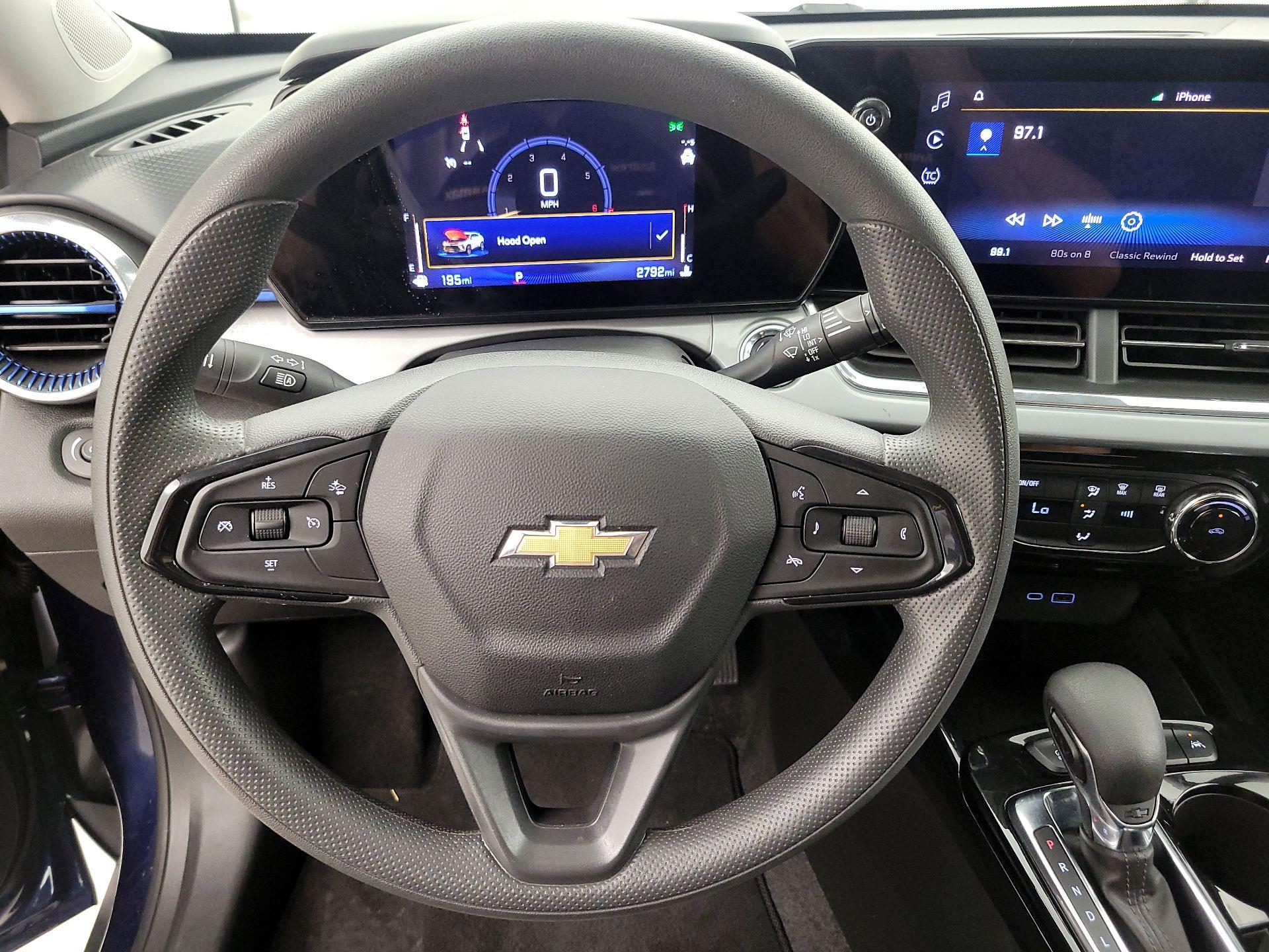 Thumbnail: 2024 Chevrolet Trax - 10