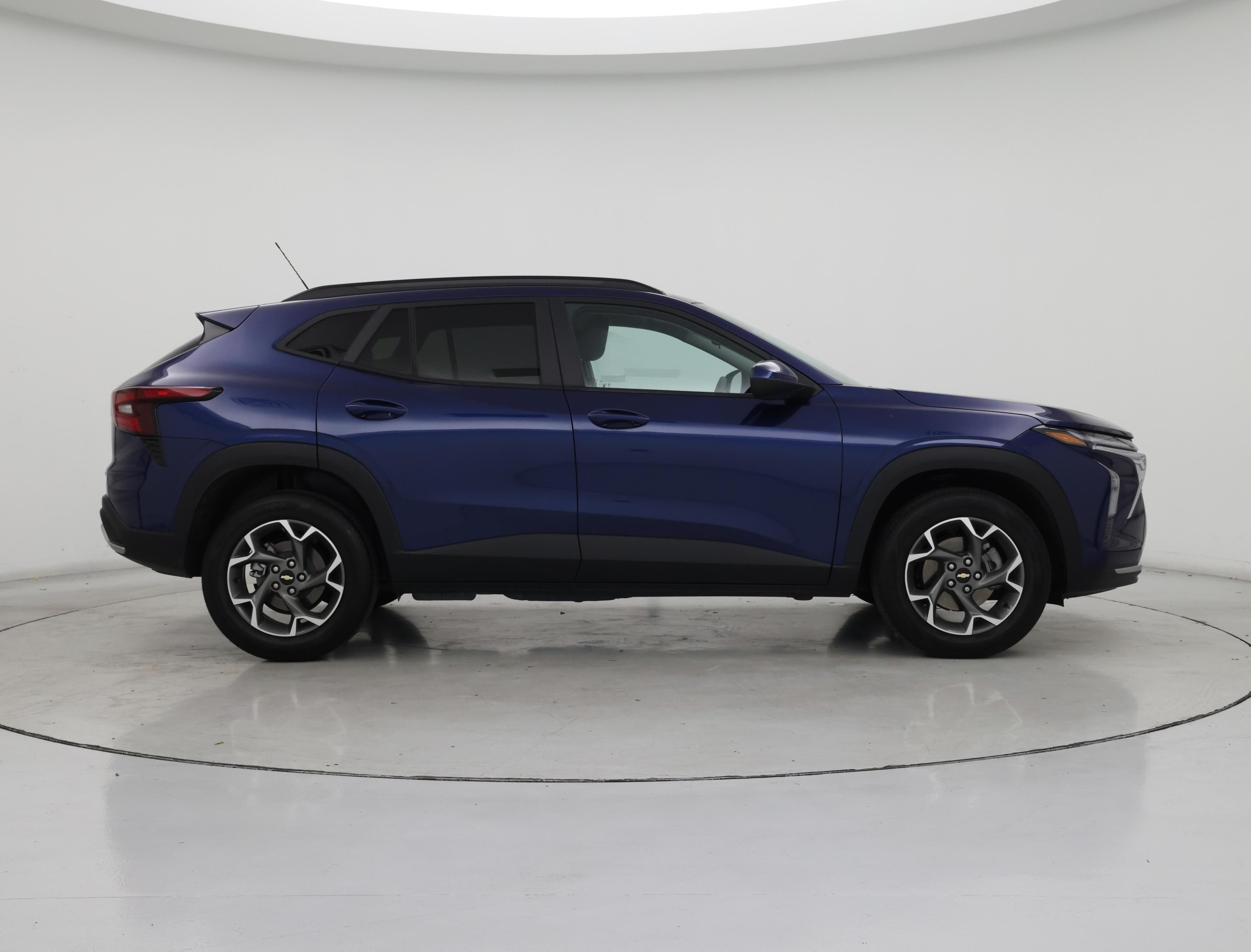 Thumbnail: 2024 Chevrolet Trax - 7