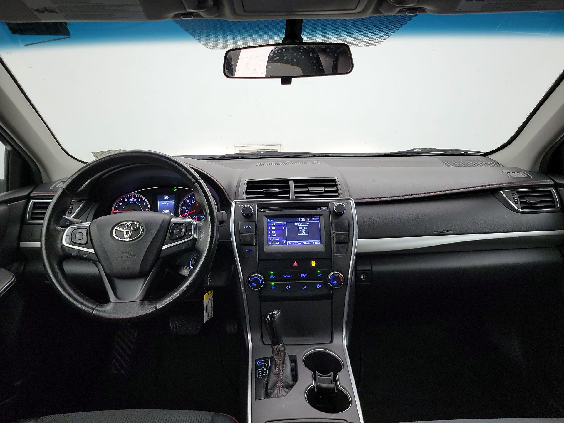 Thumbnail: 2016 Toyota Camry - 9