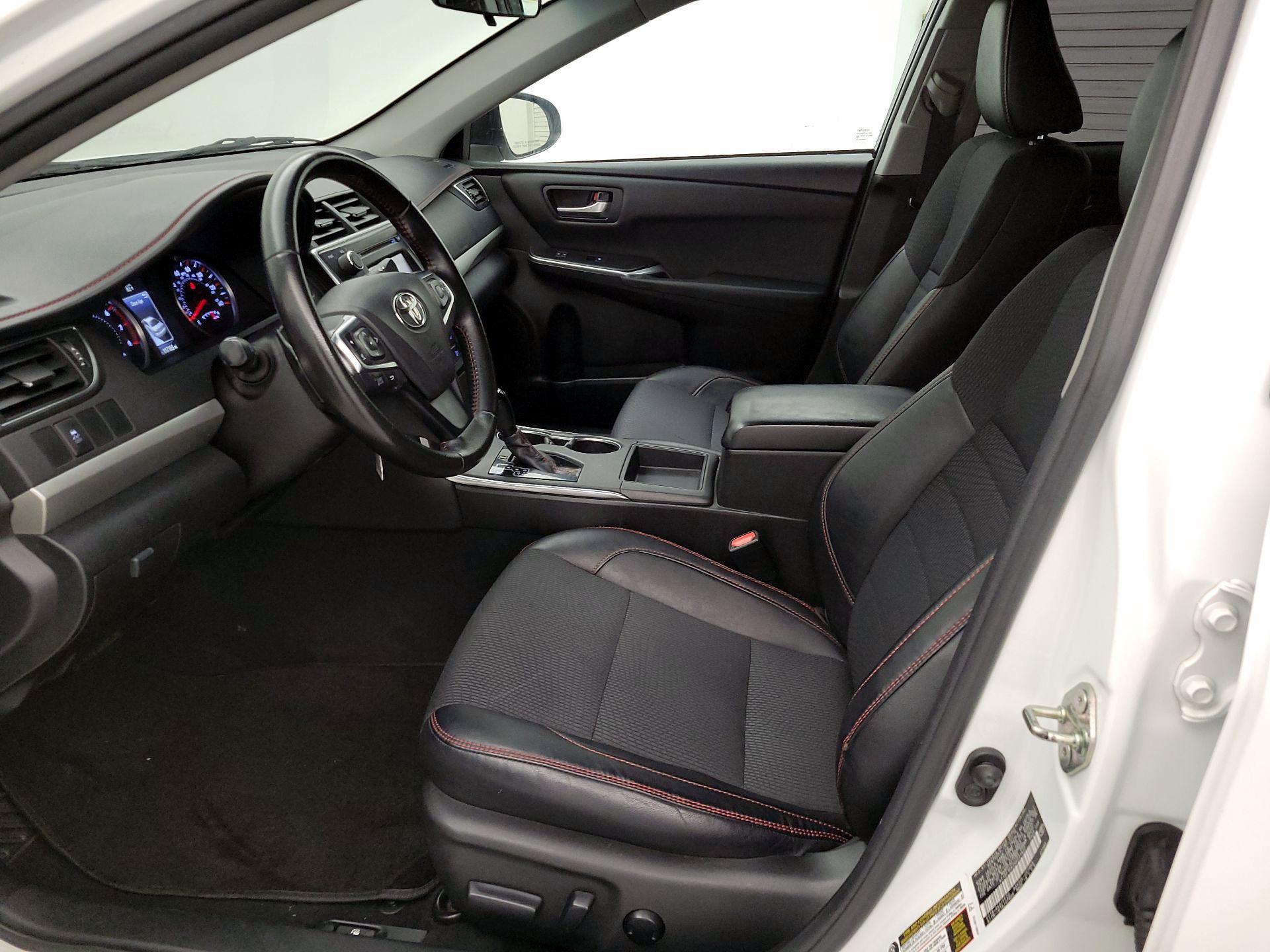 Thumbnail: 2016 Toyota Camry - 11