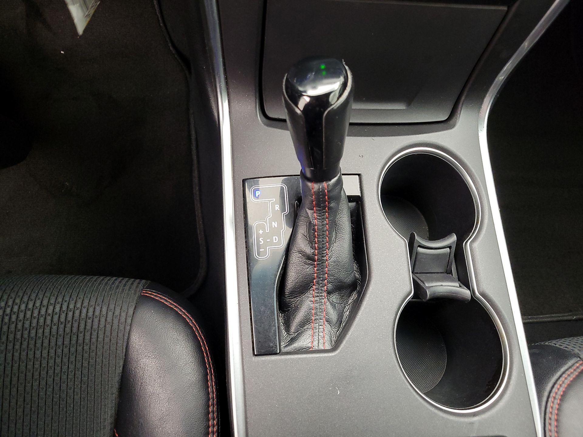Thumbnail: 2016 Toyota Camry - 17