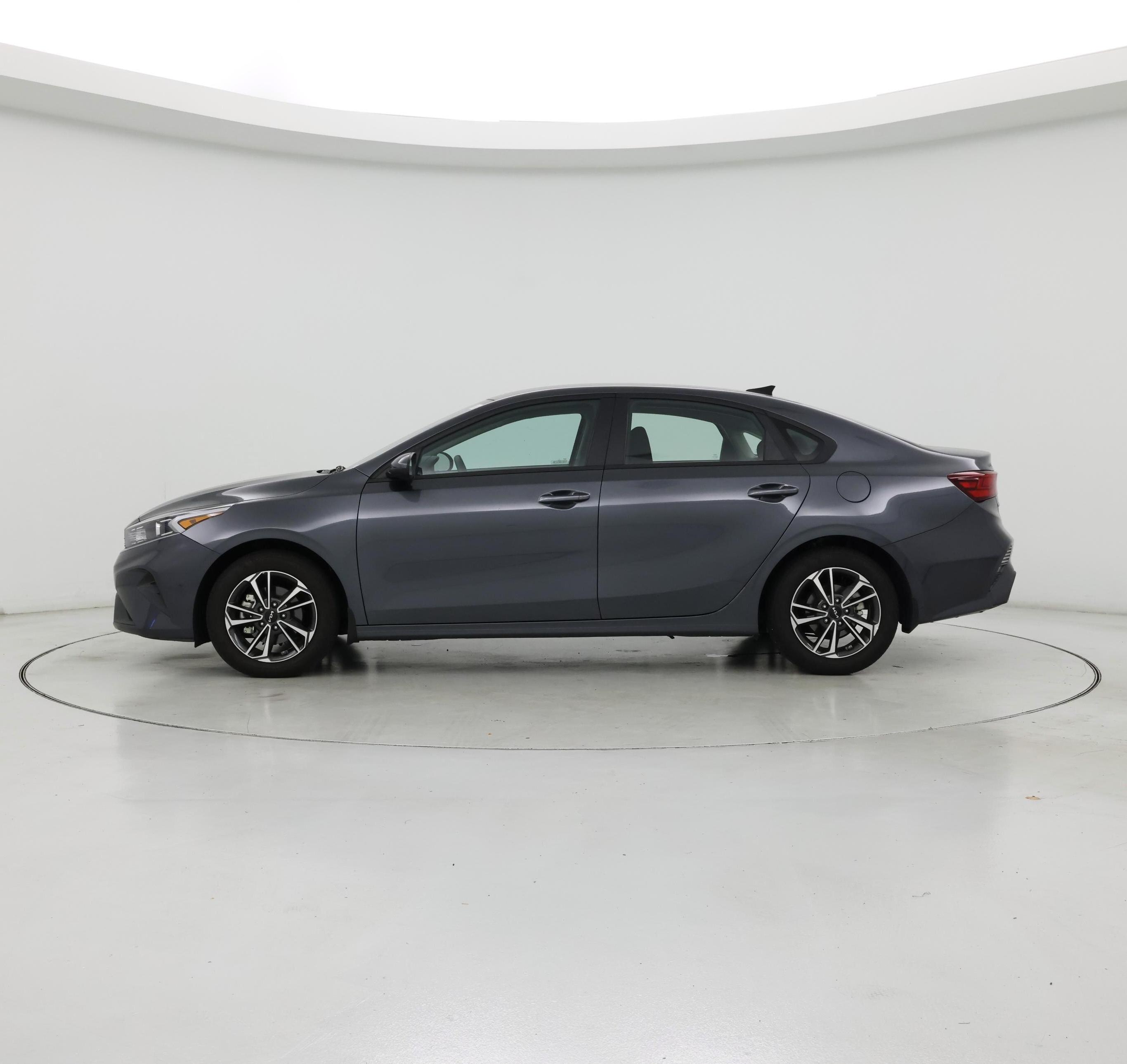Thumbnail: 2023 Kia Forte - 3
