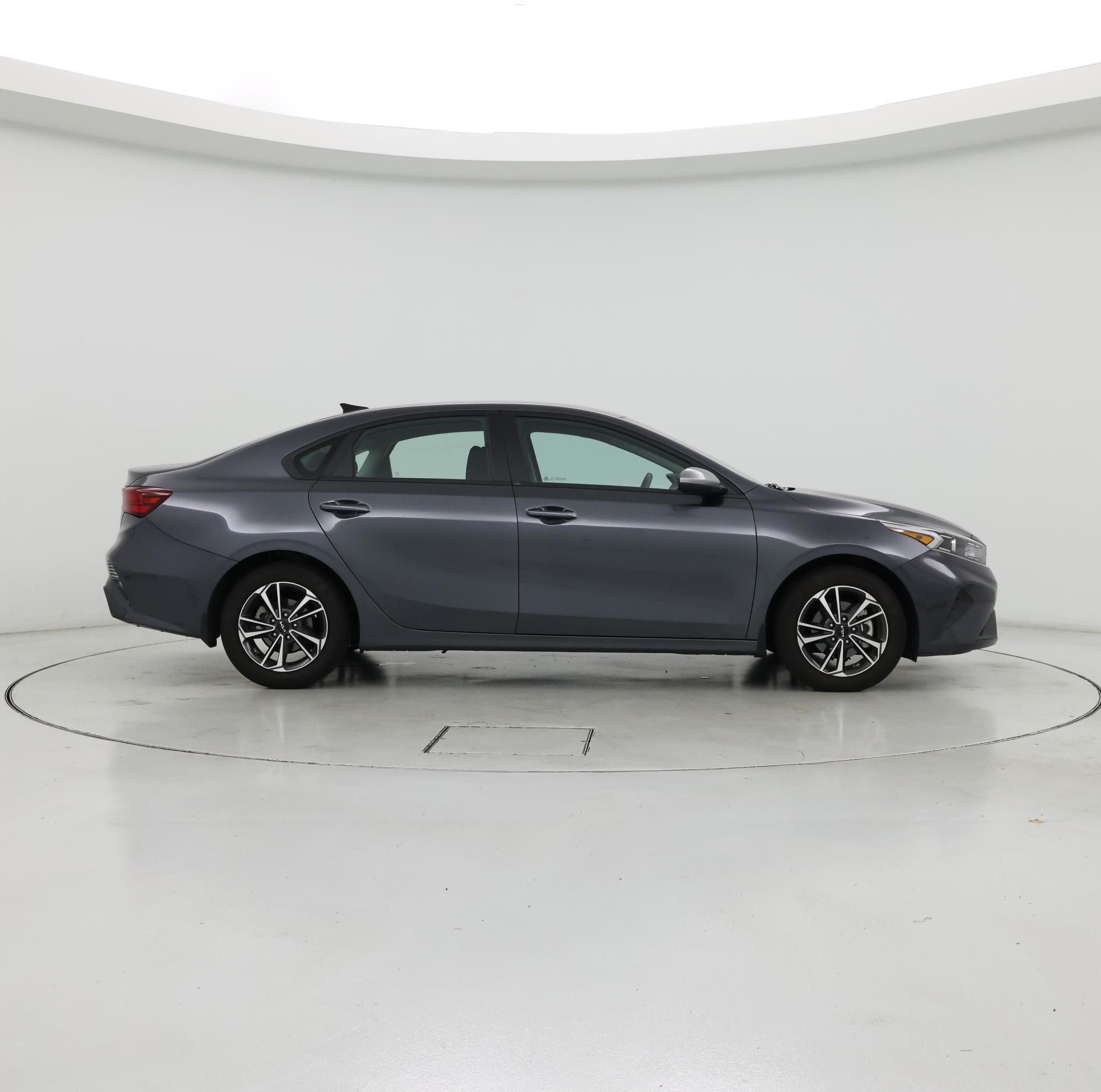 Thumbnail: 2023 Kia Forte - 7