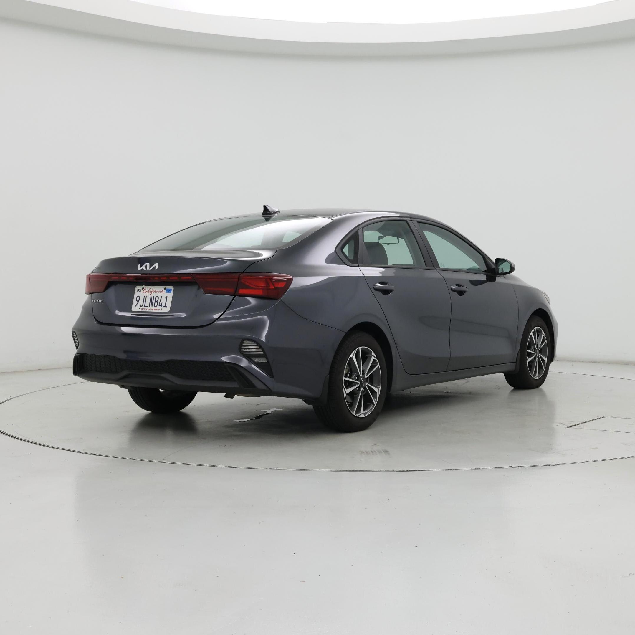 Thumbnail: 2023 Kia Forte - 8