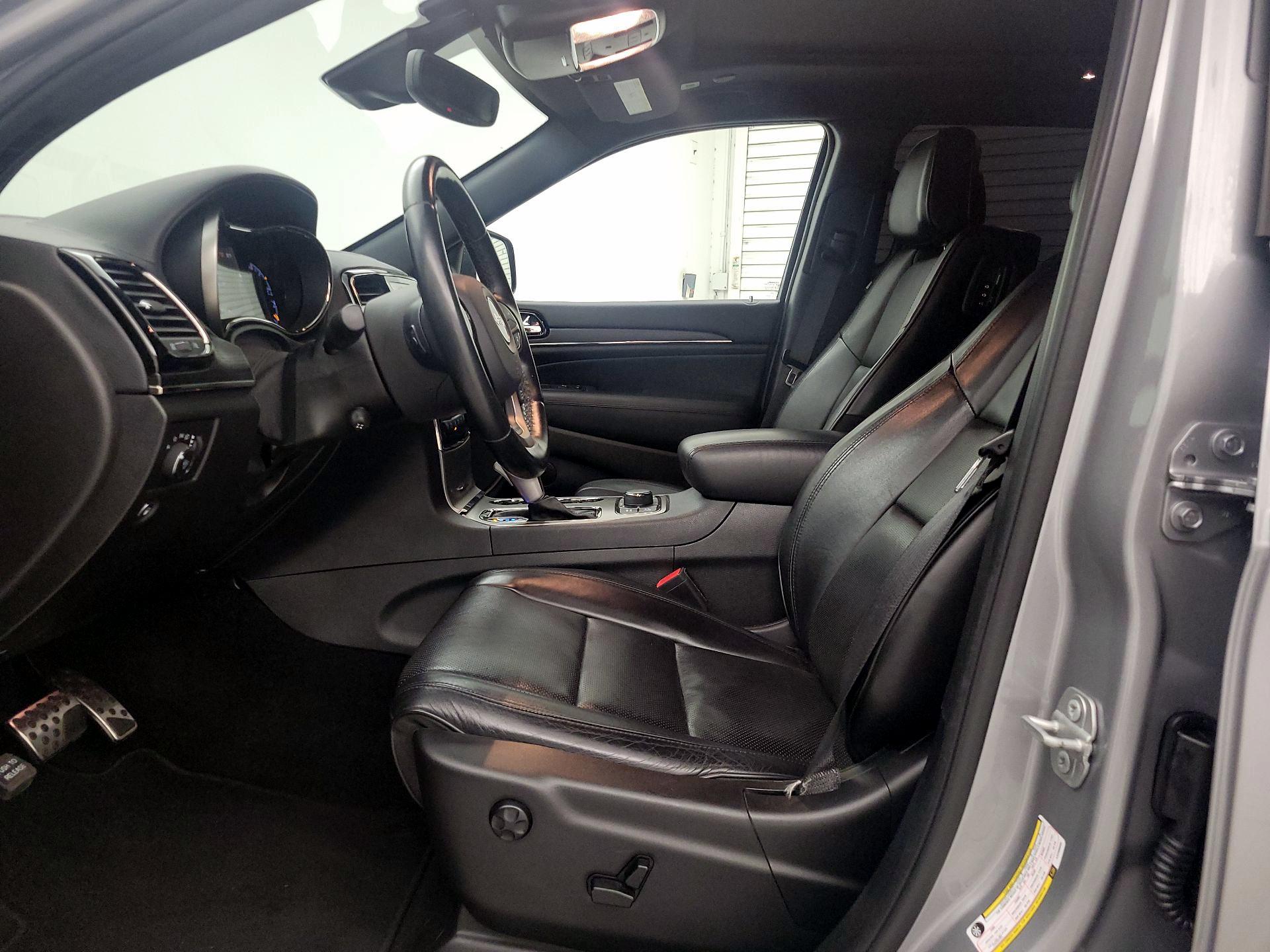 Thumbnail: 2020 Jeep Grand Cherokee - 11