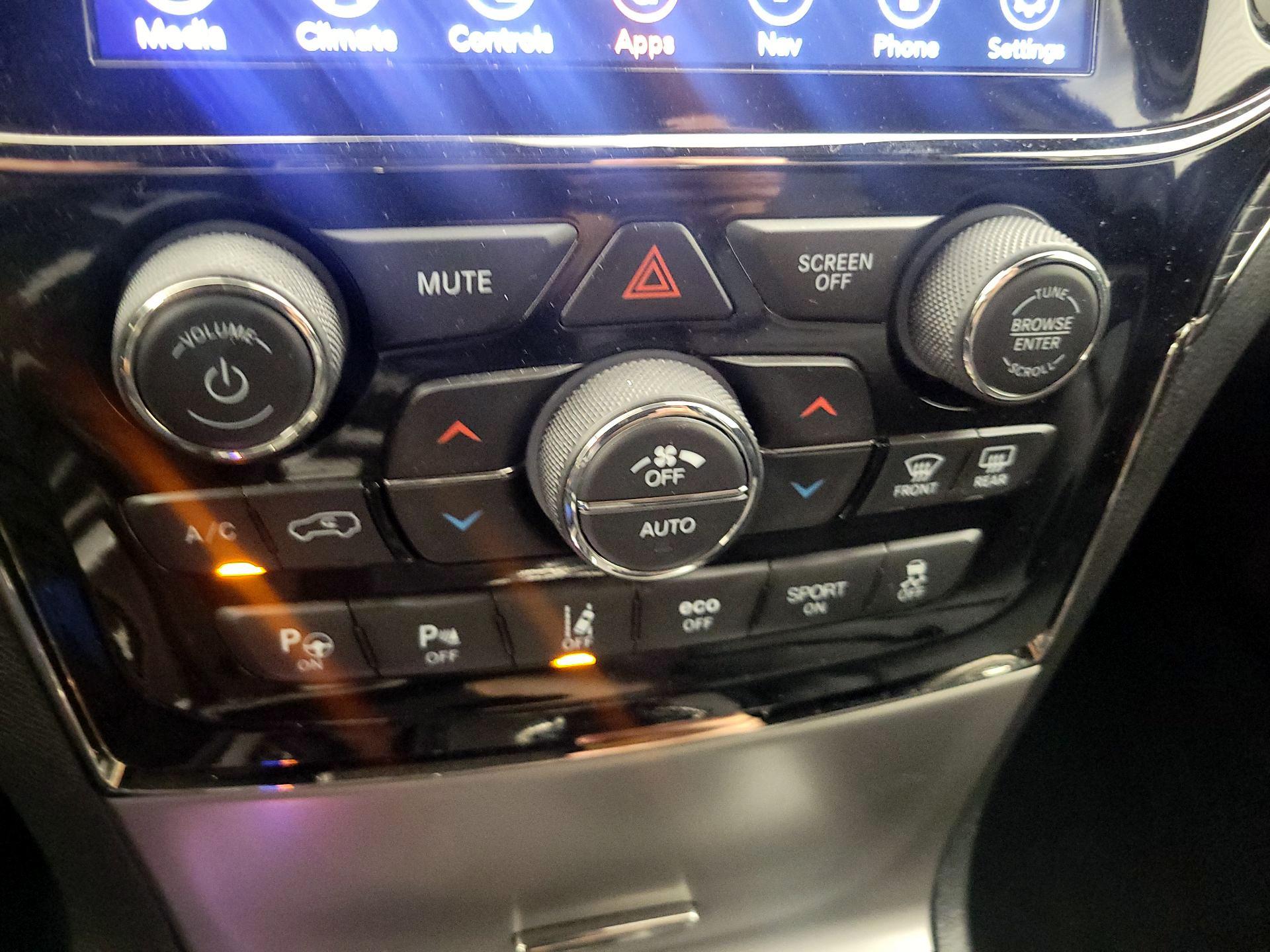 Thumbnail: 2020 Jeep Grand Cherokee - 16