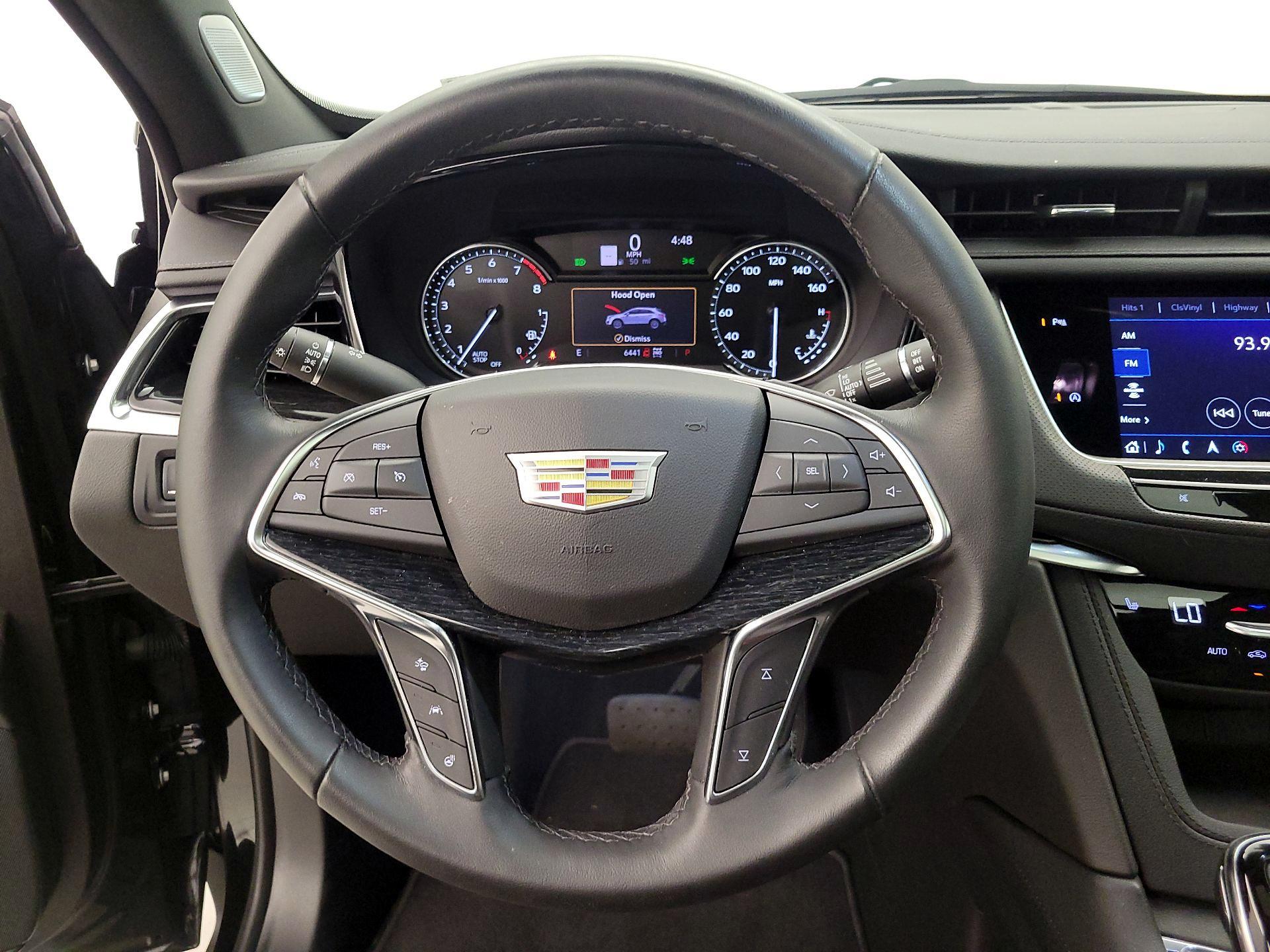 Thumbnail: 2022 Cadillac XT5 - 10