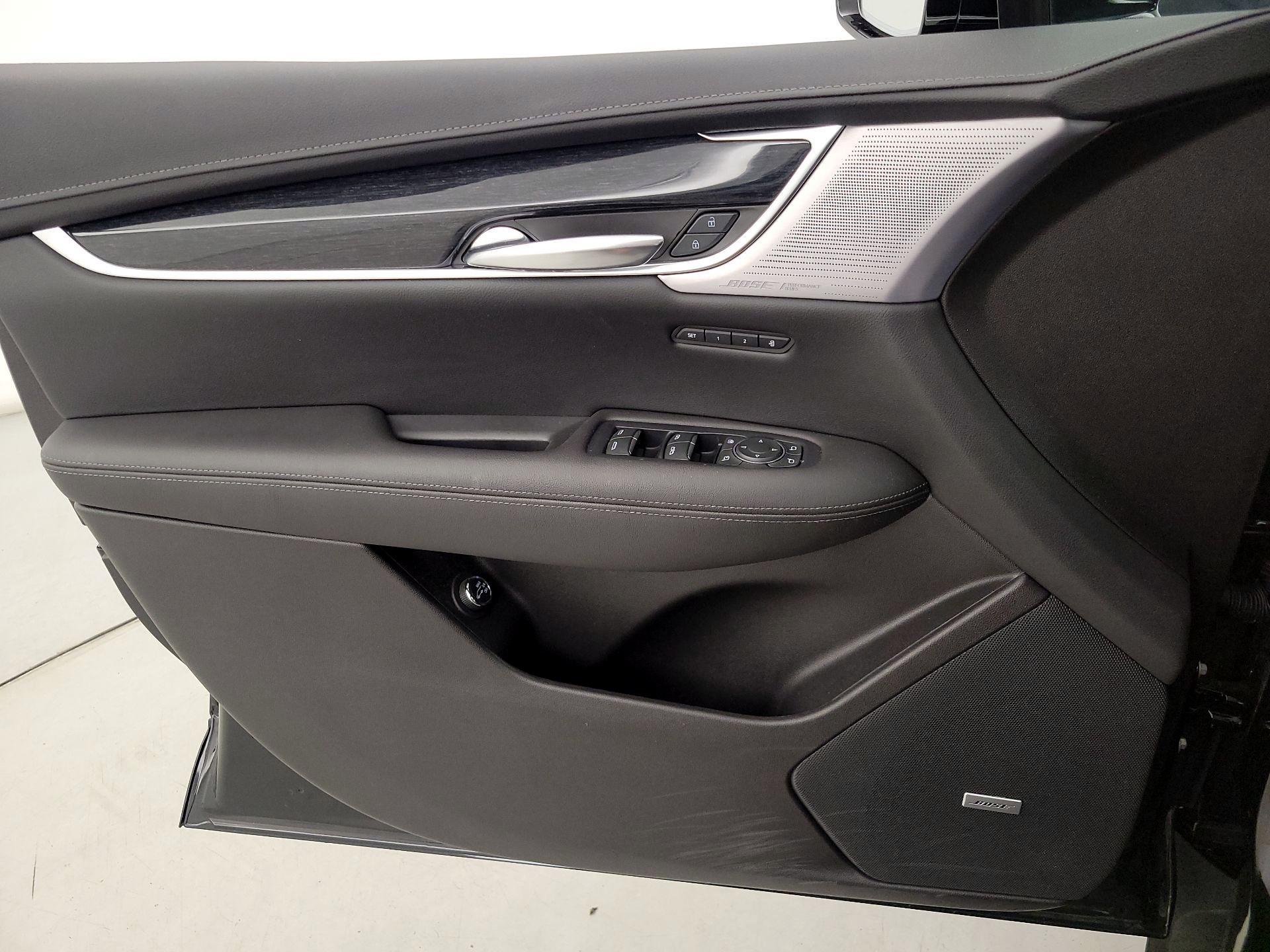 Thumbnail: 2022 Cadillac XT5 - 12