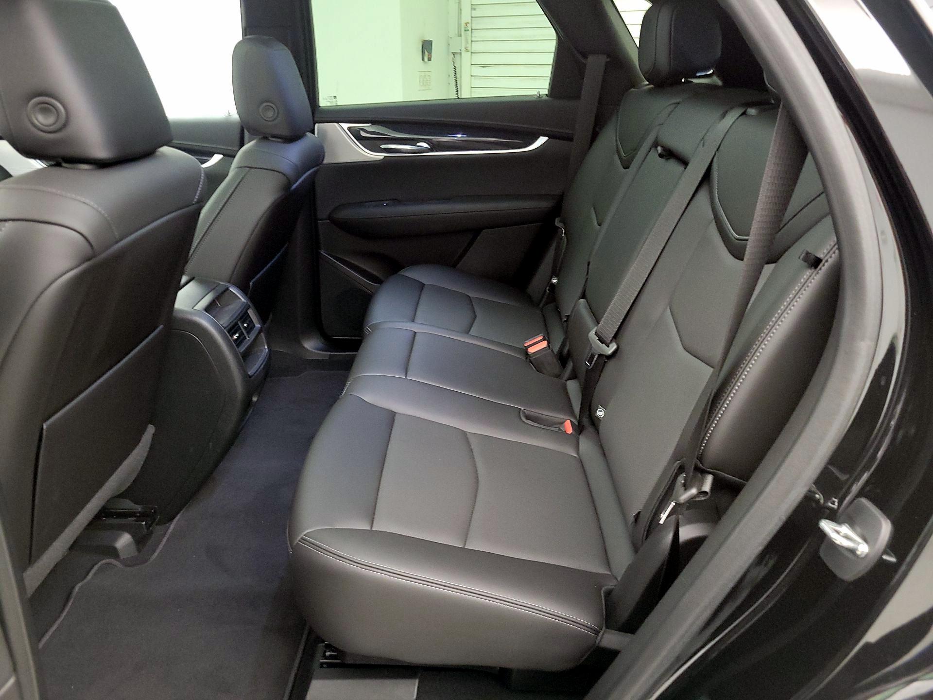 Thumbnail: 2022 Cadillac XT5 - 20