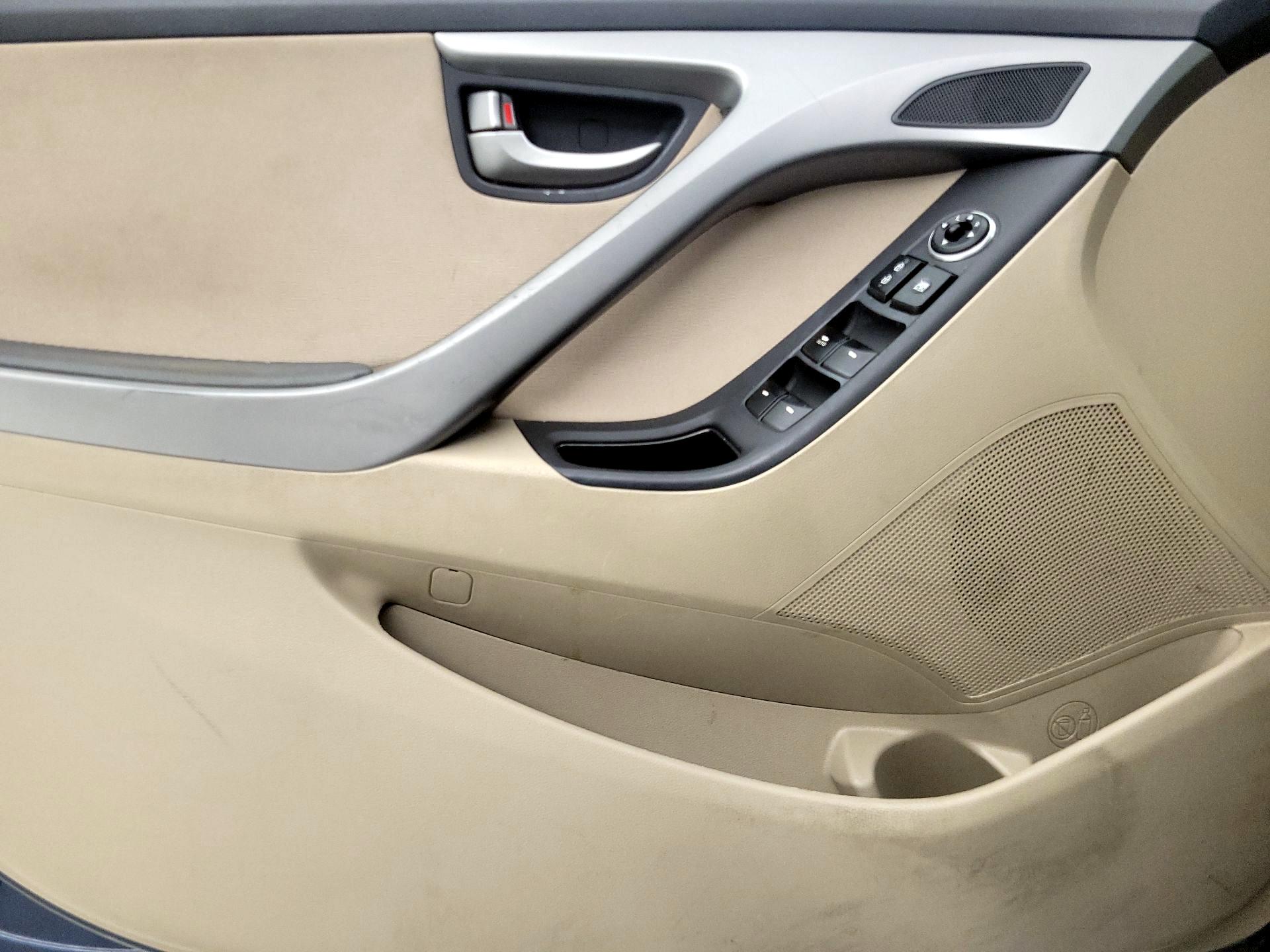 Thumbnail: 2015 Hyundai Elantra - 12