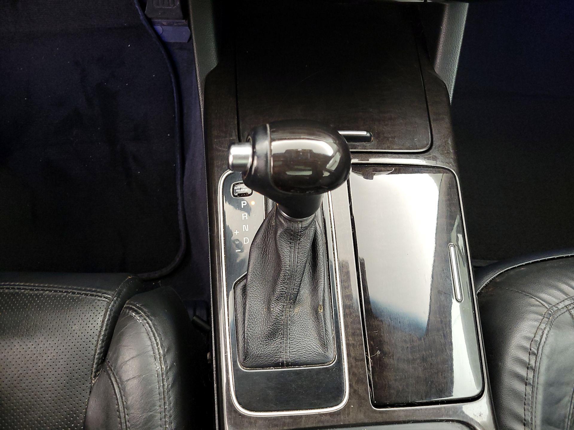 Thumbnail: 2016 Kia Cadenza - 18