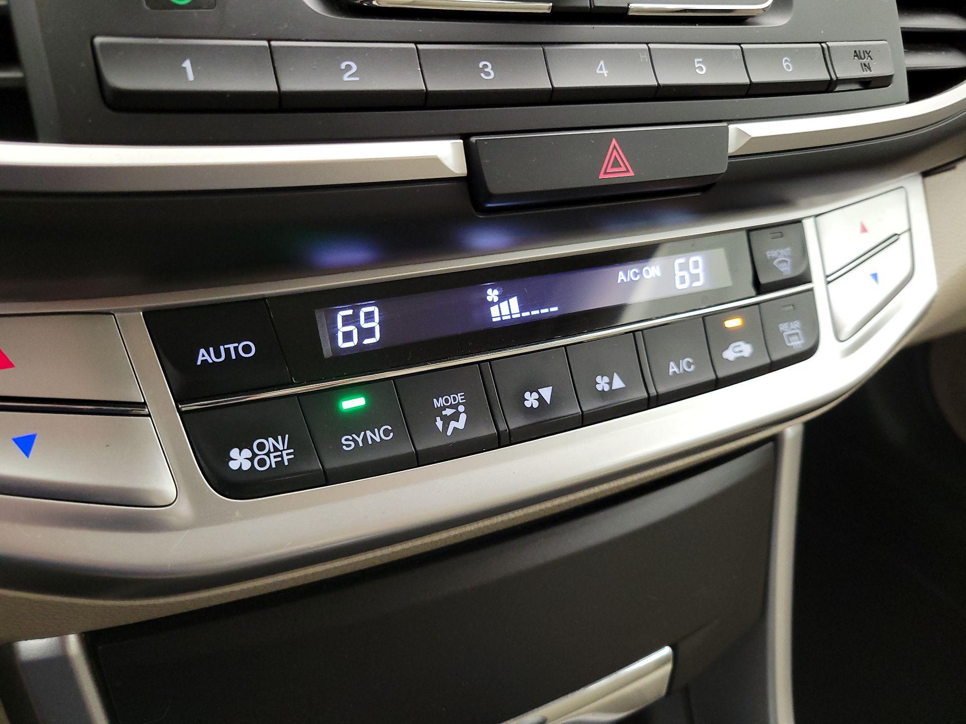 Thumbnail: 2015 Honda Accord - 16