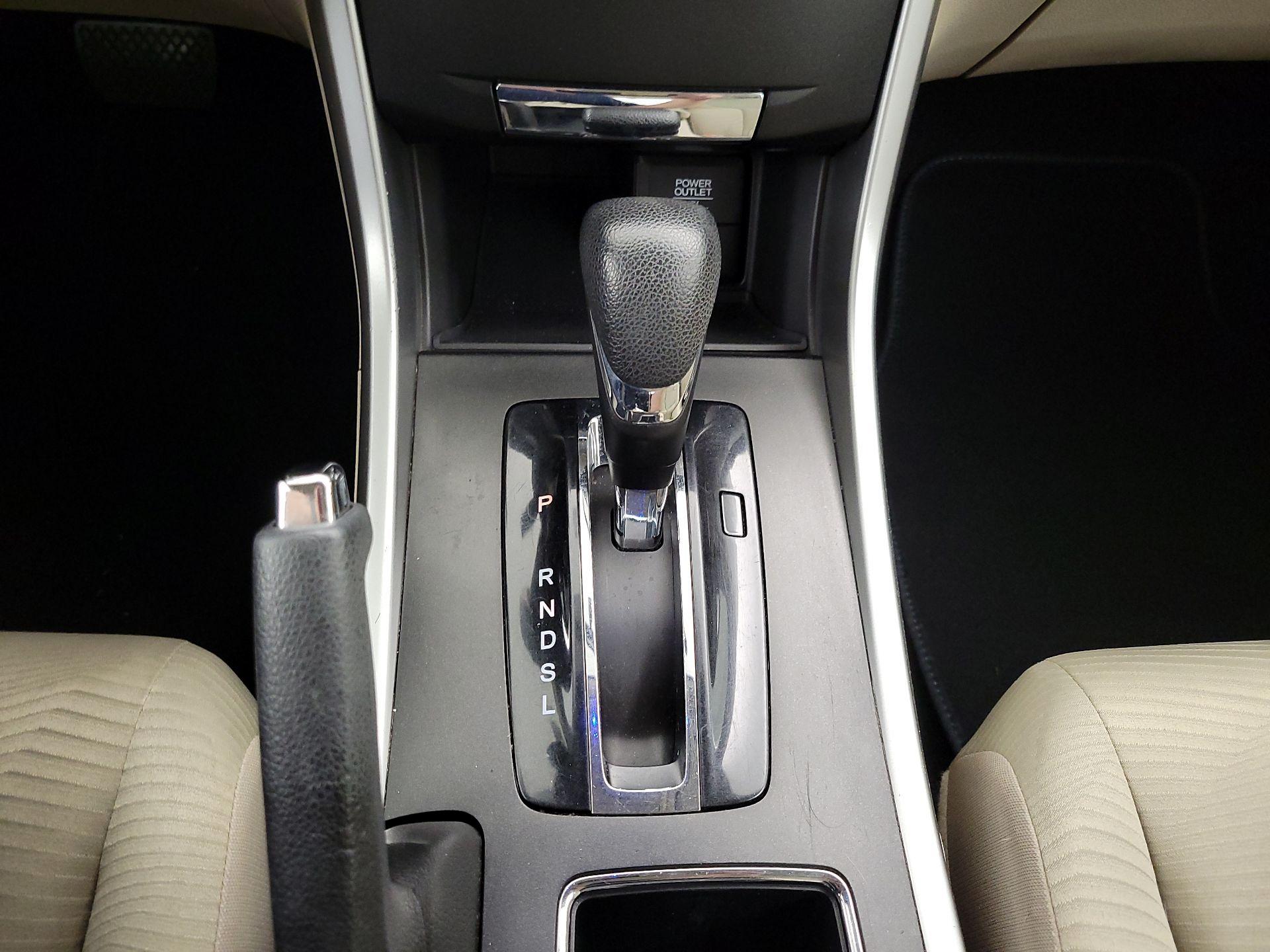 Thumbnail: 2015 Honda Accord - 17