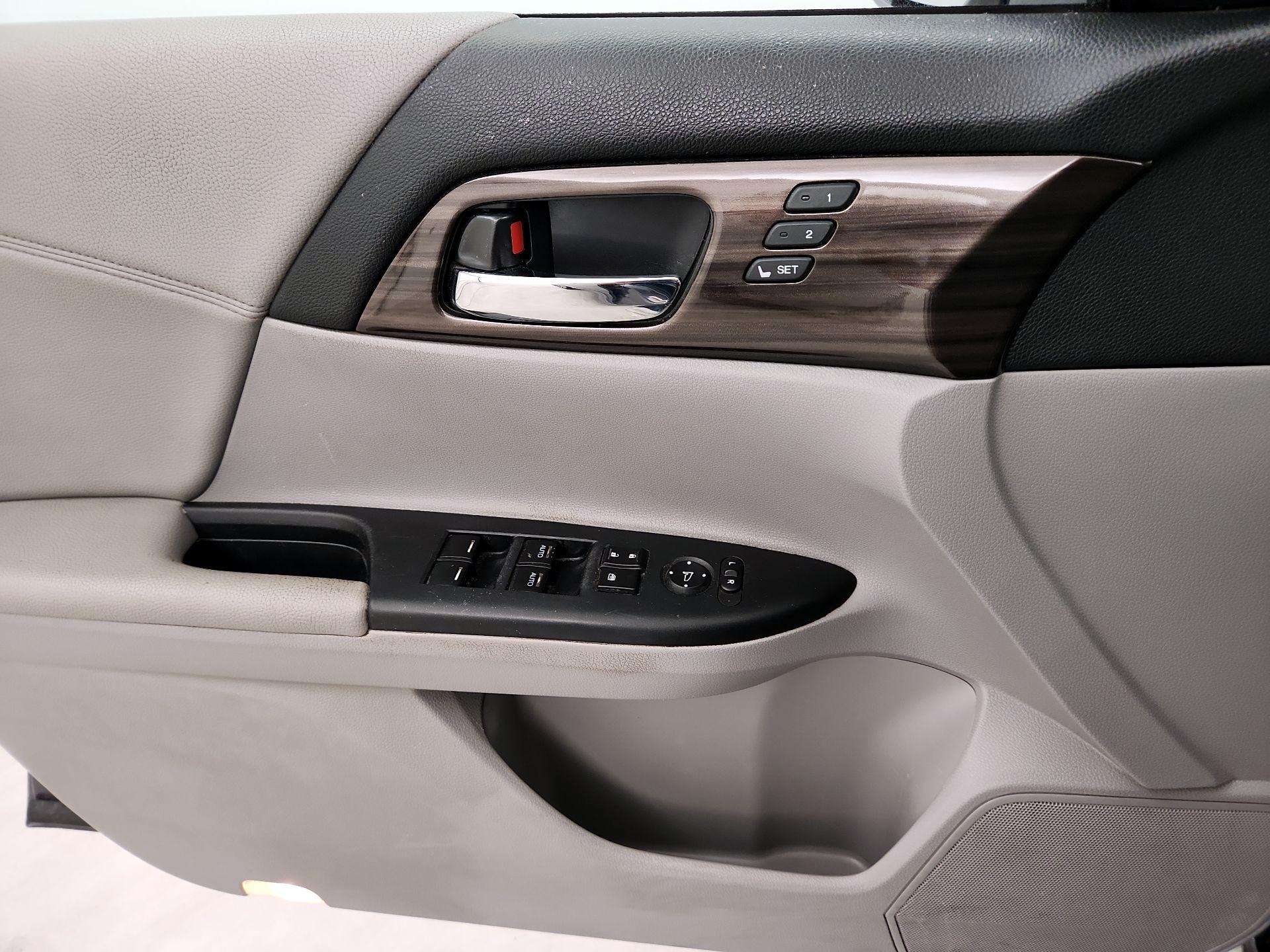Thumbnail: 2016 Honda Accord - 12