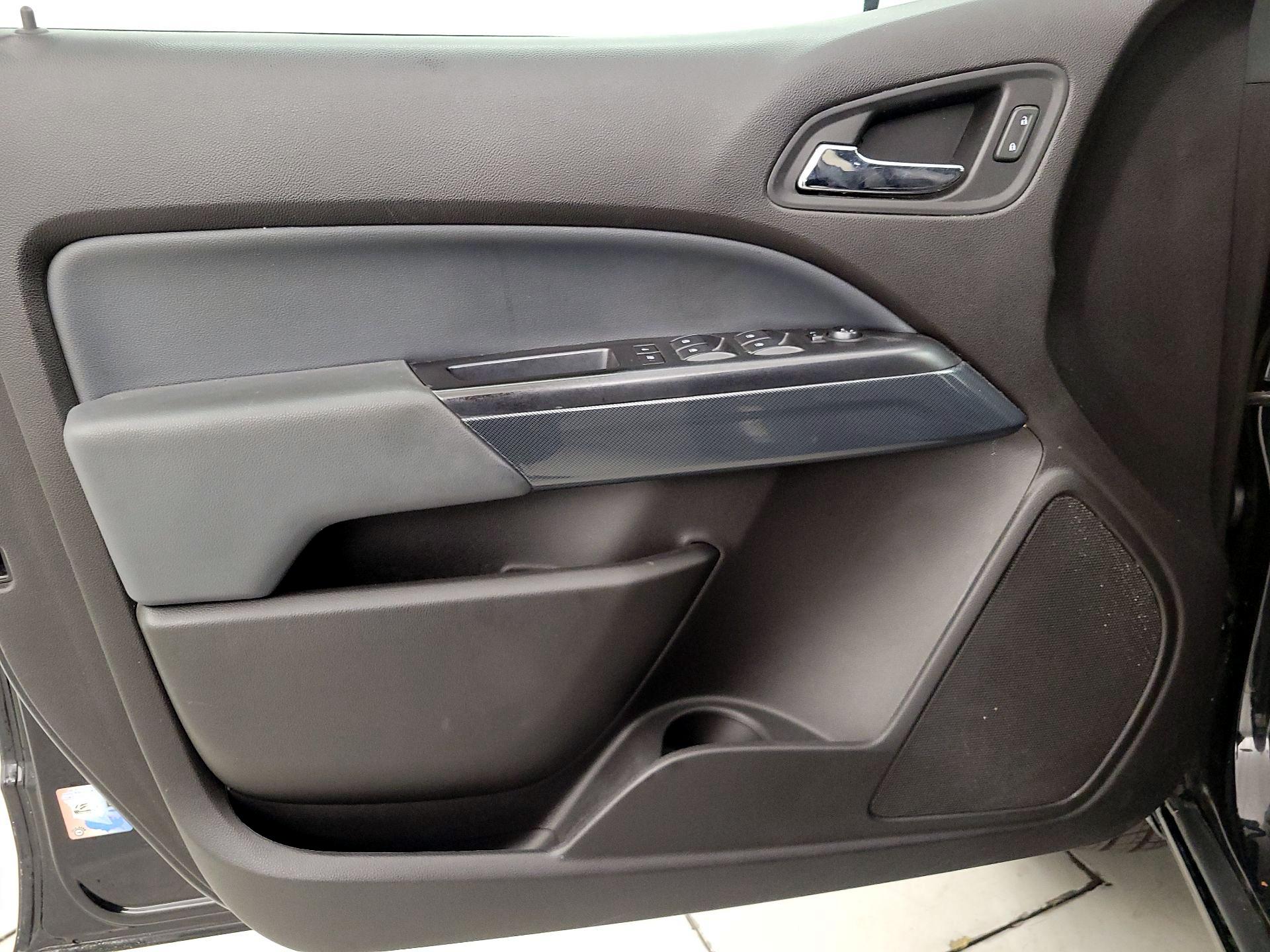 Thumbnail: 2017 Chevrolet Colorado - 12