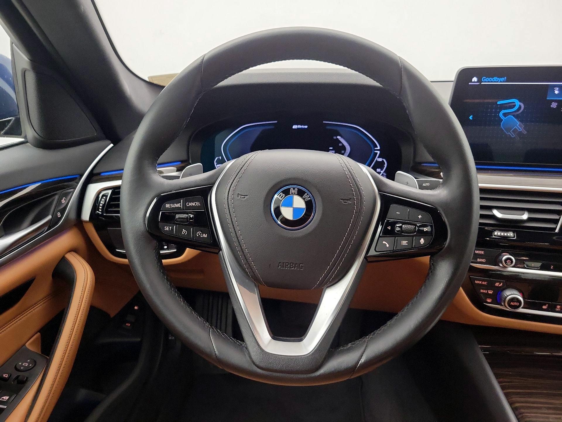 Thumbnail: 2022 BMW 5 Series - 10