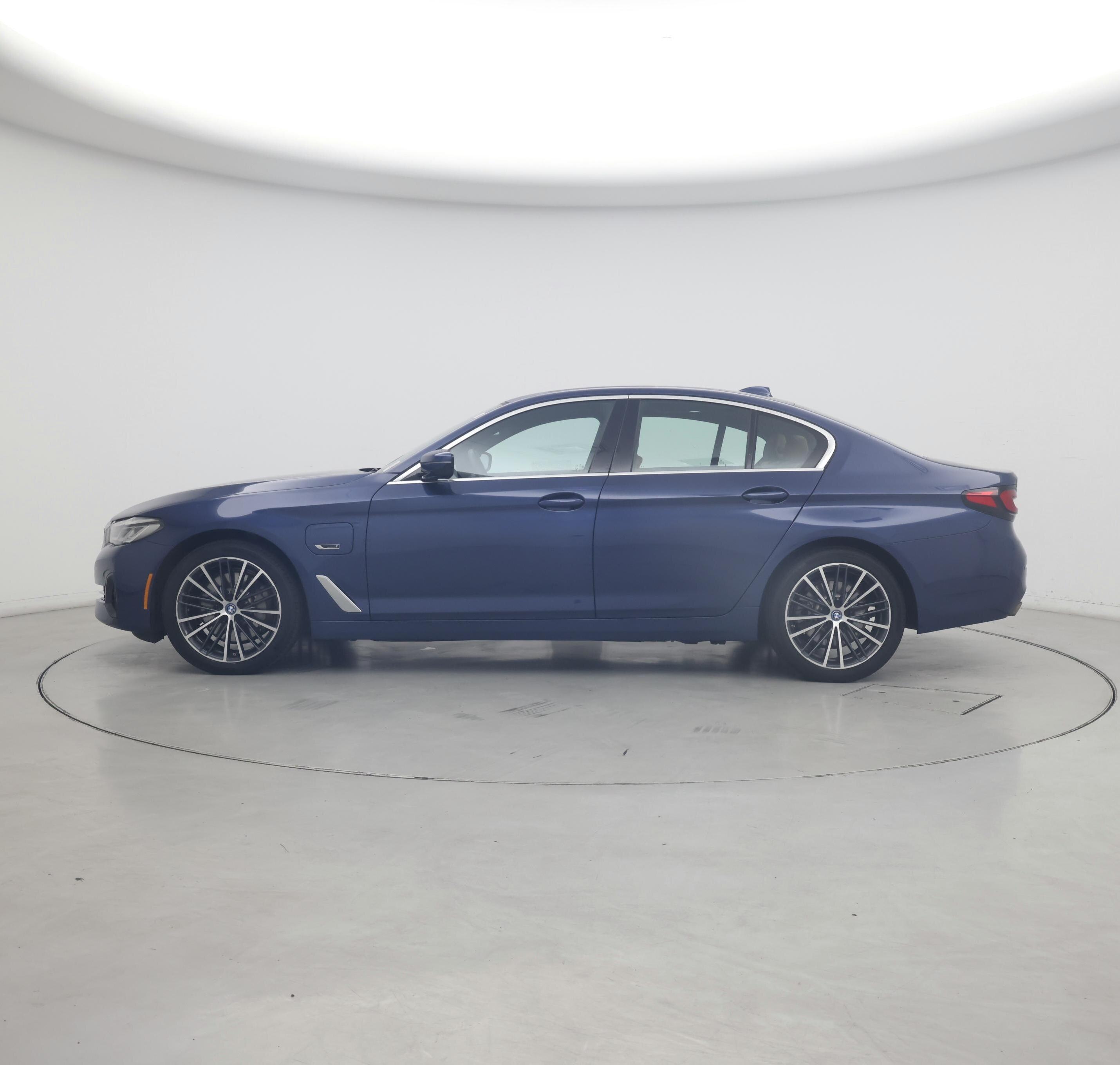 Thumbnail: 2022 BMW 5 Series - 3
