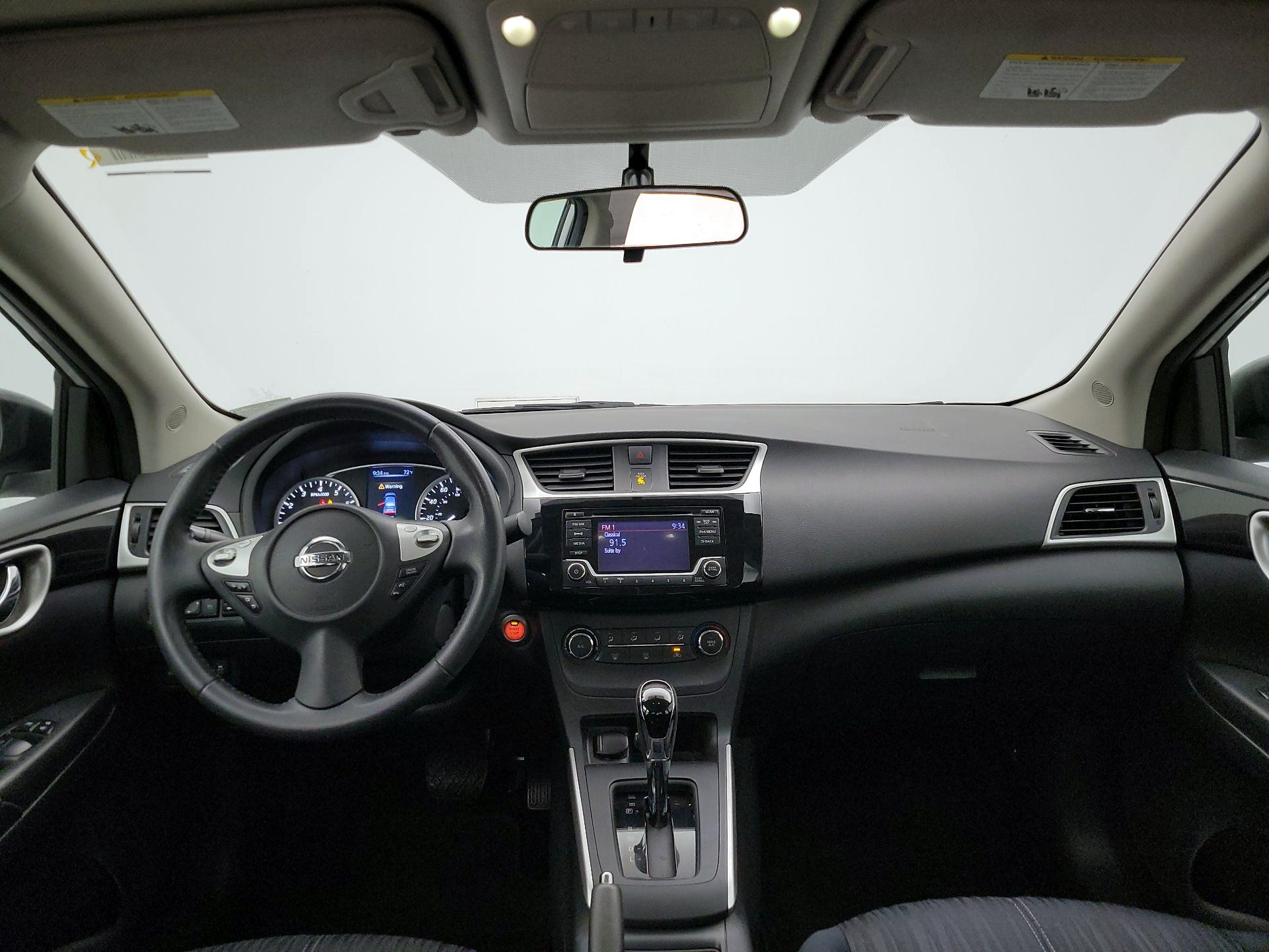 Thumbnail: 2017 Nissan Sentra - 9