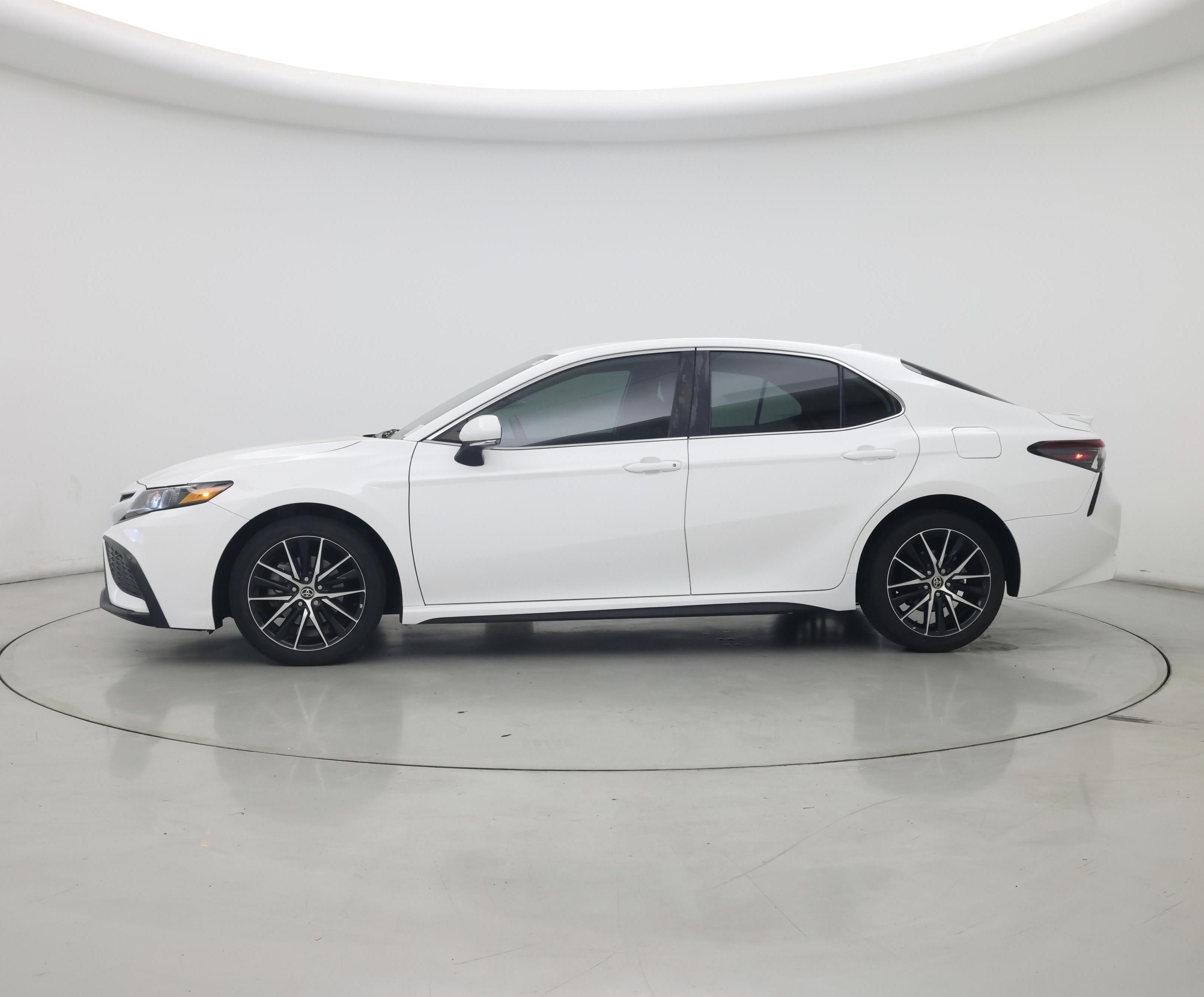 Thumbnail: 2022 Toyota Camry - 3