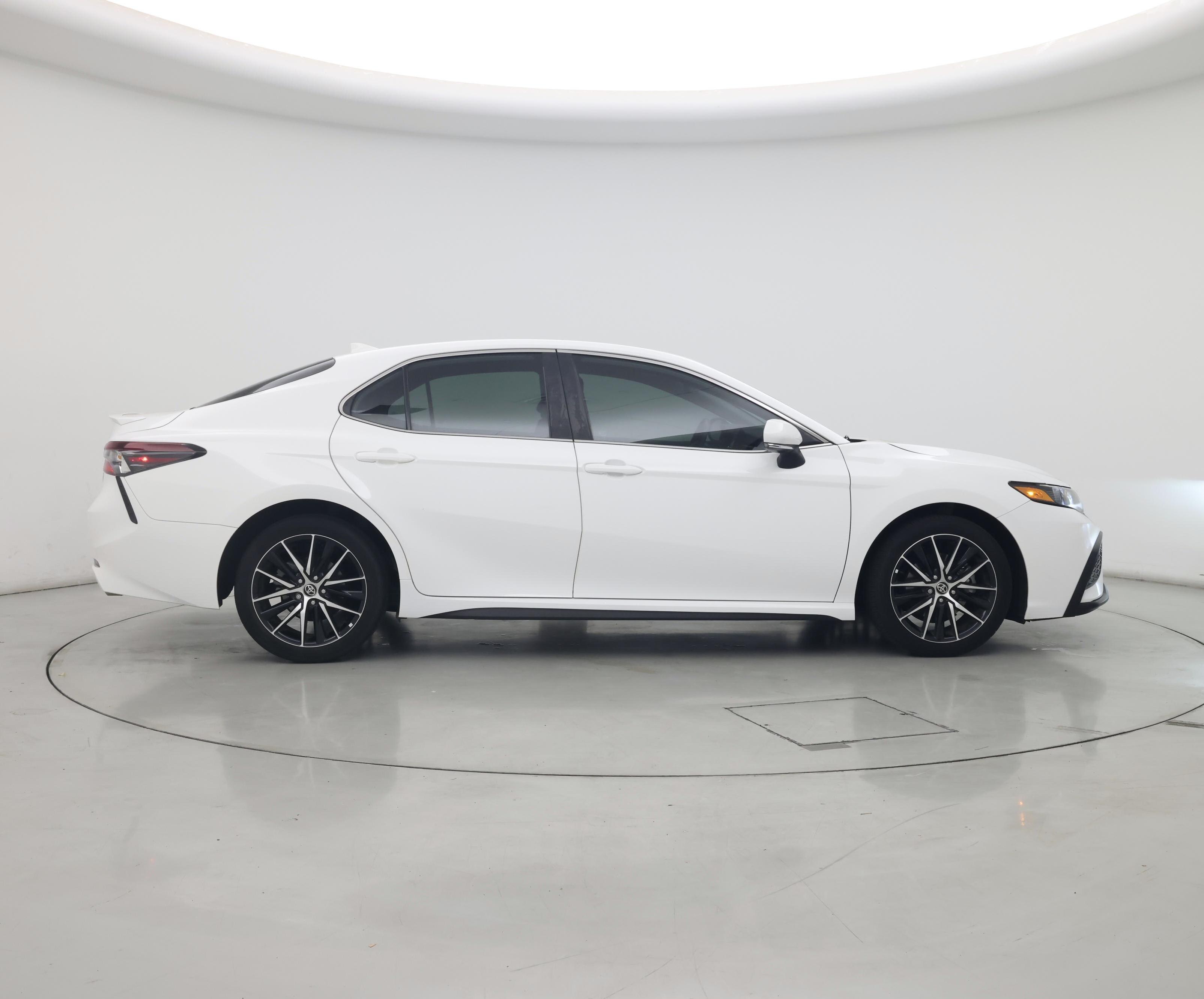 Thumbnail: 2022 Toyota Camry - 7