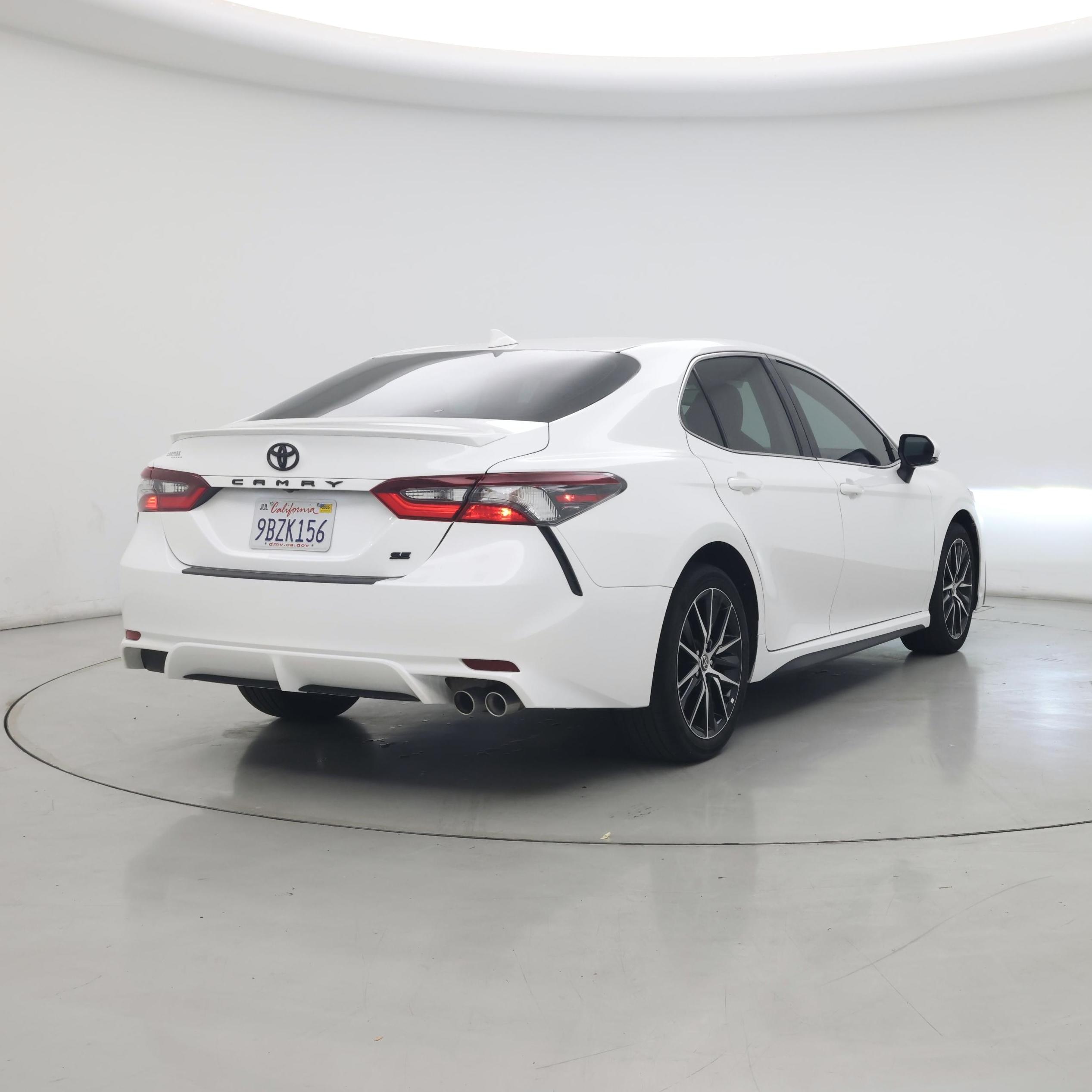 Thumbnail: 2022 Toyota Camry - 8