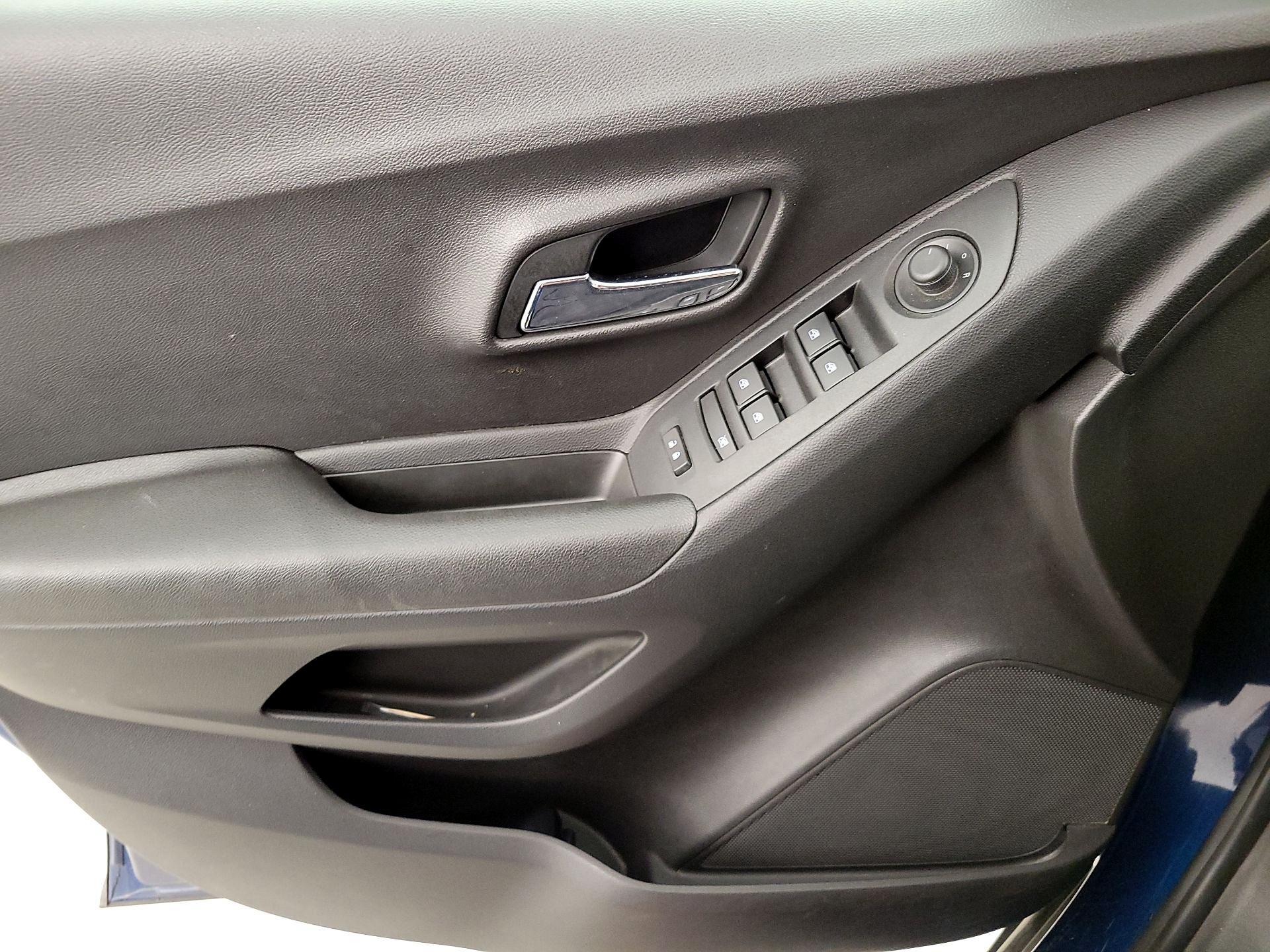 Thumbnail: 2019 Chevrolet Trax - 12