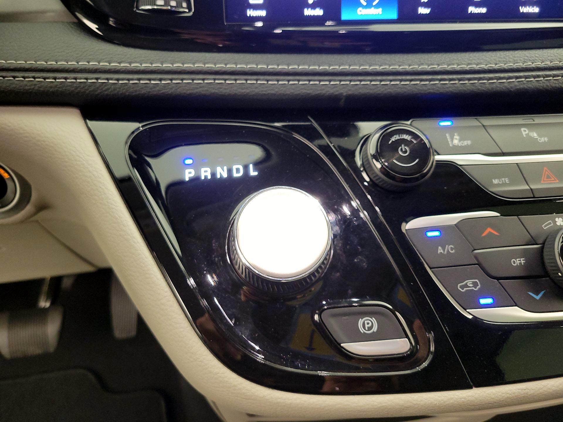 Thumbnail: 2024 Chrysler Pacifica - 16