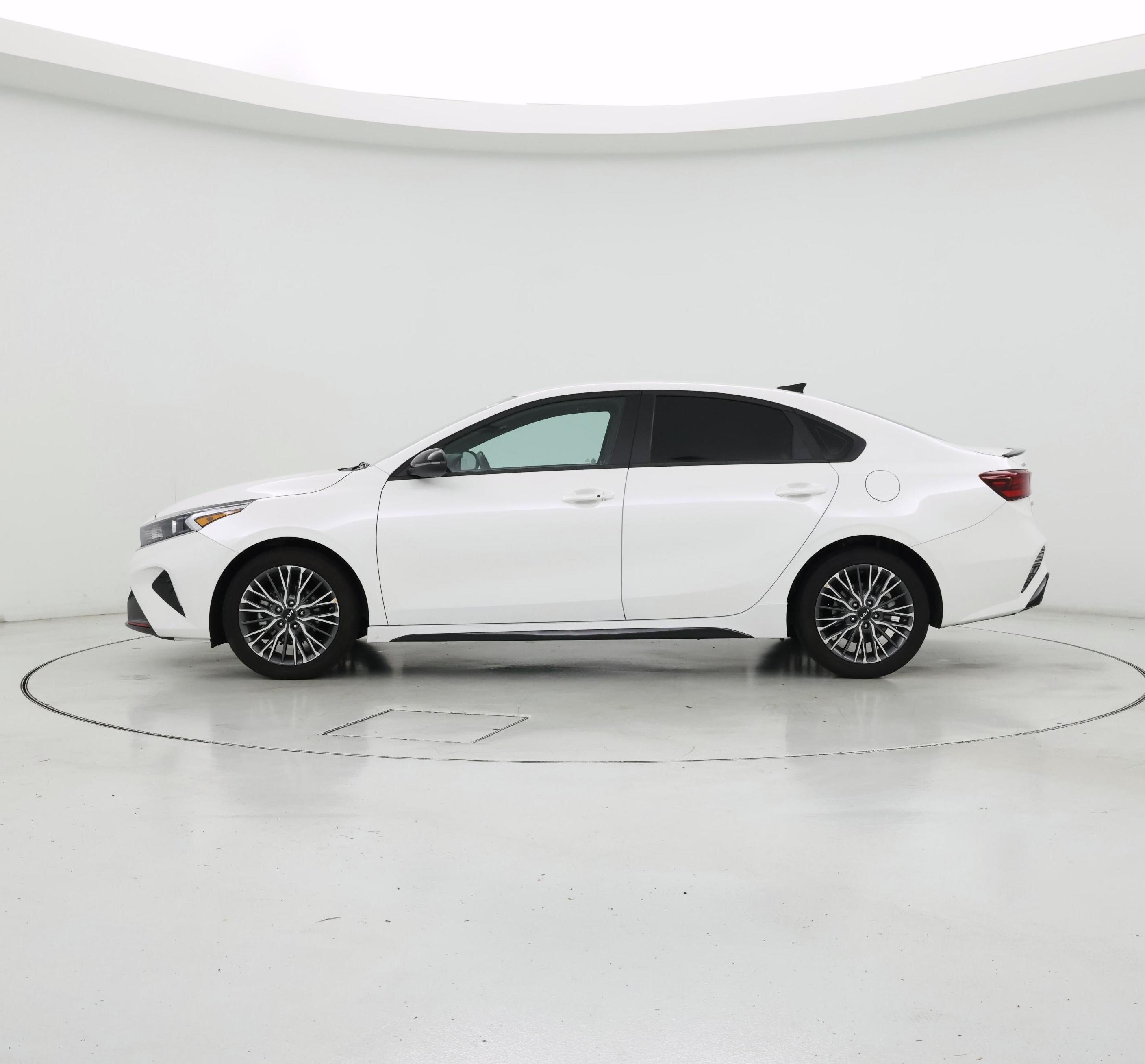 Thumbnail: 2024 Kia Forte - 3