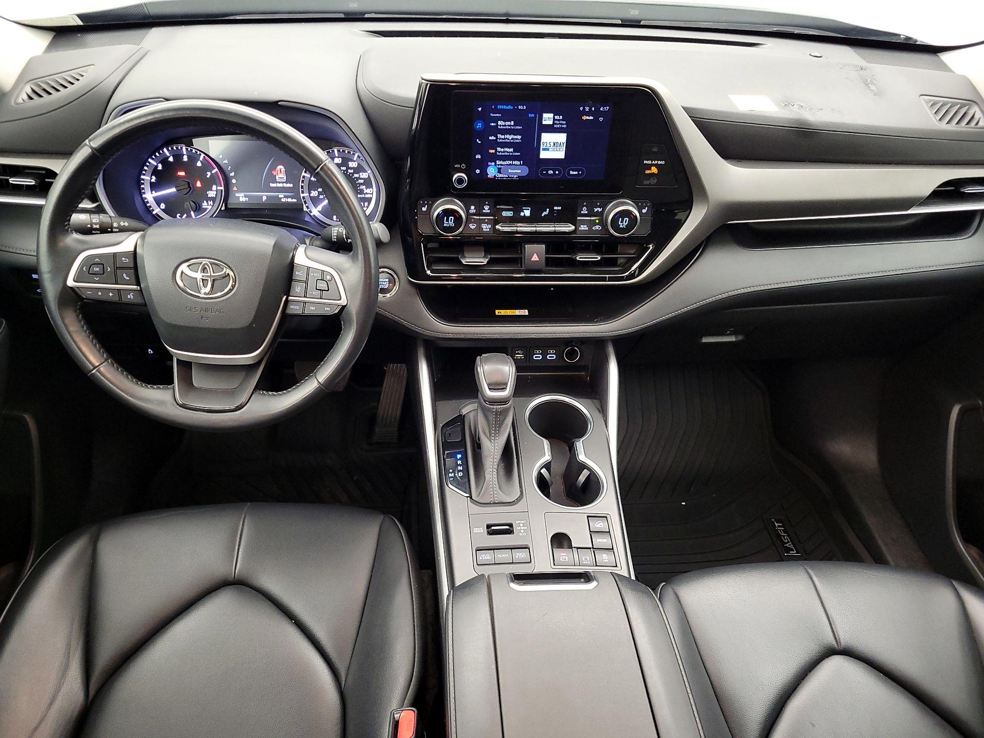 Thumbnail: 2023 Toyota Highlander - 9