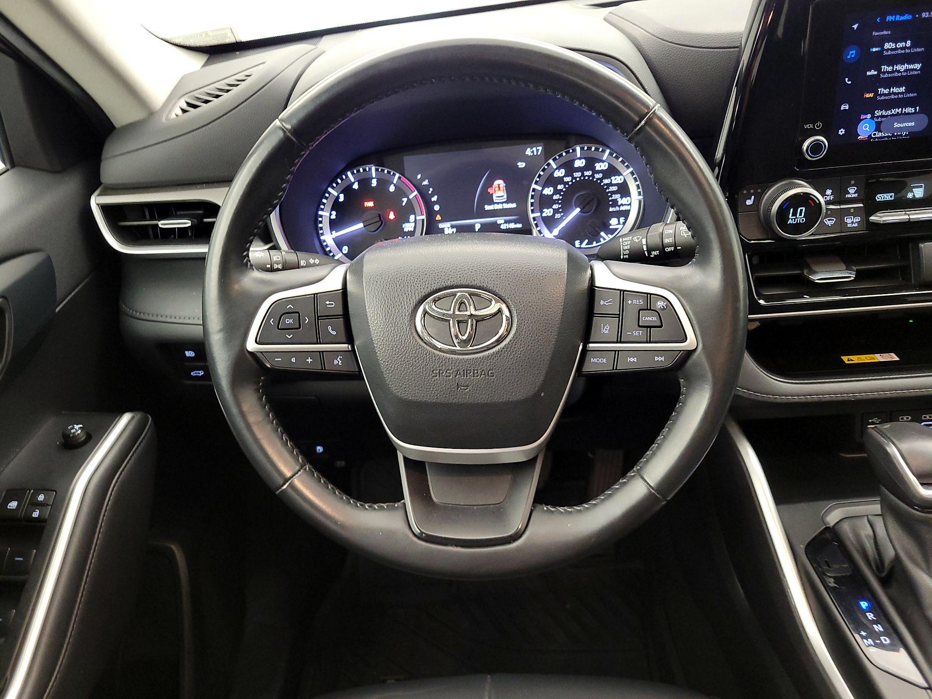 Thumbnail: 2023 Toyota Highlander - 10