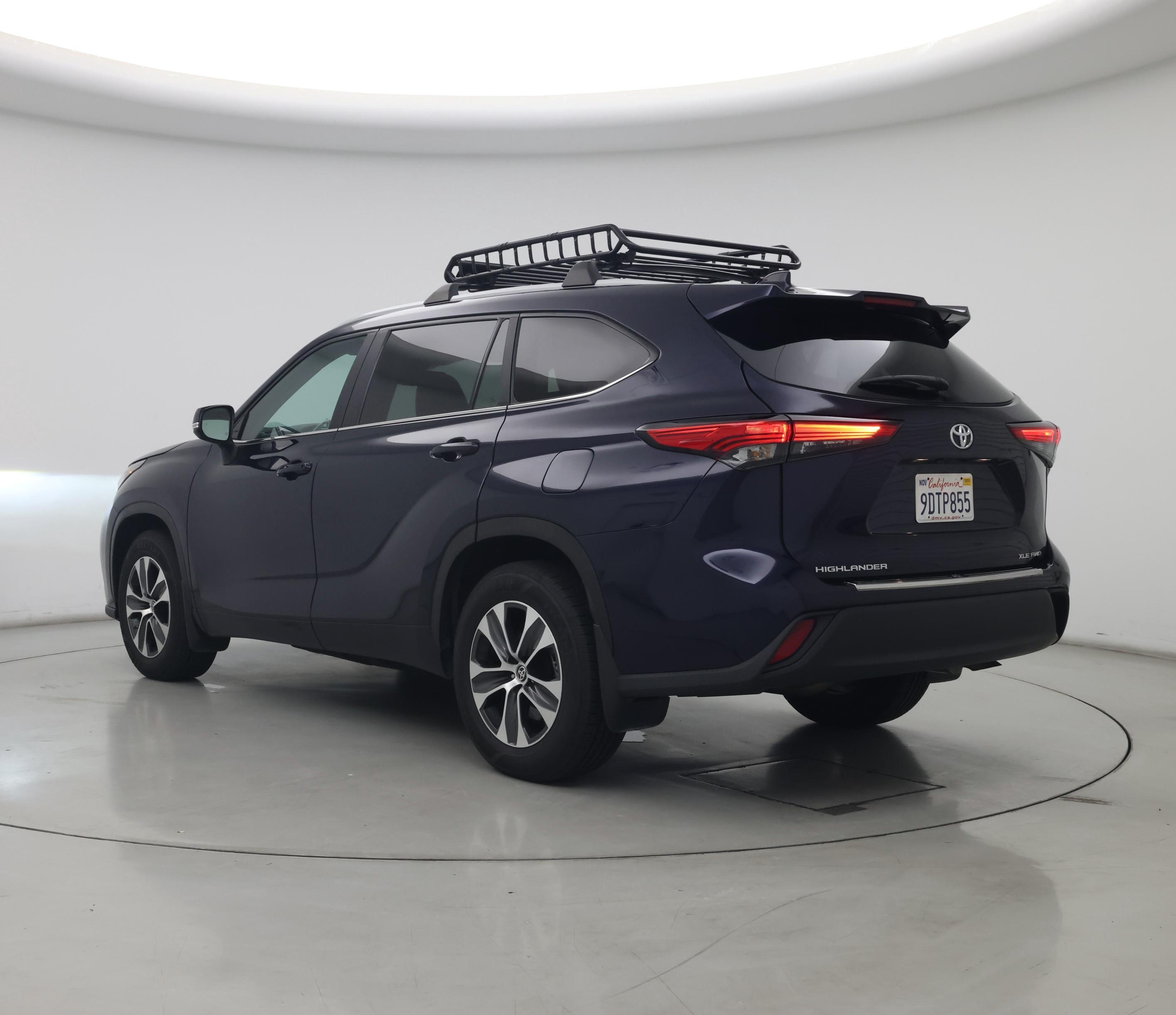 Thumbnail: 2023 Toyota Highlander - 2