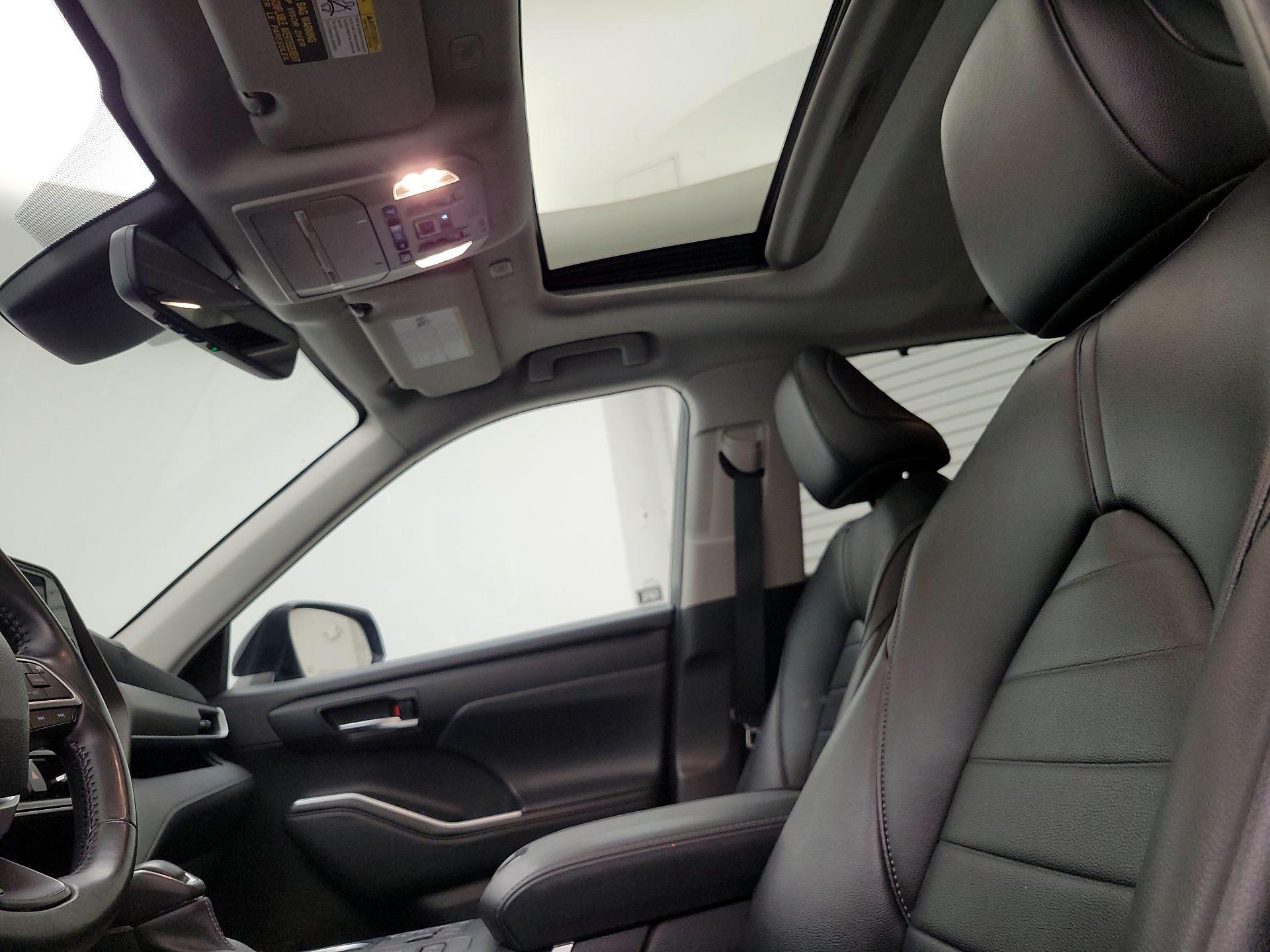 Thumbnail: 2023 Toyota Highlander - 19