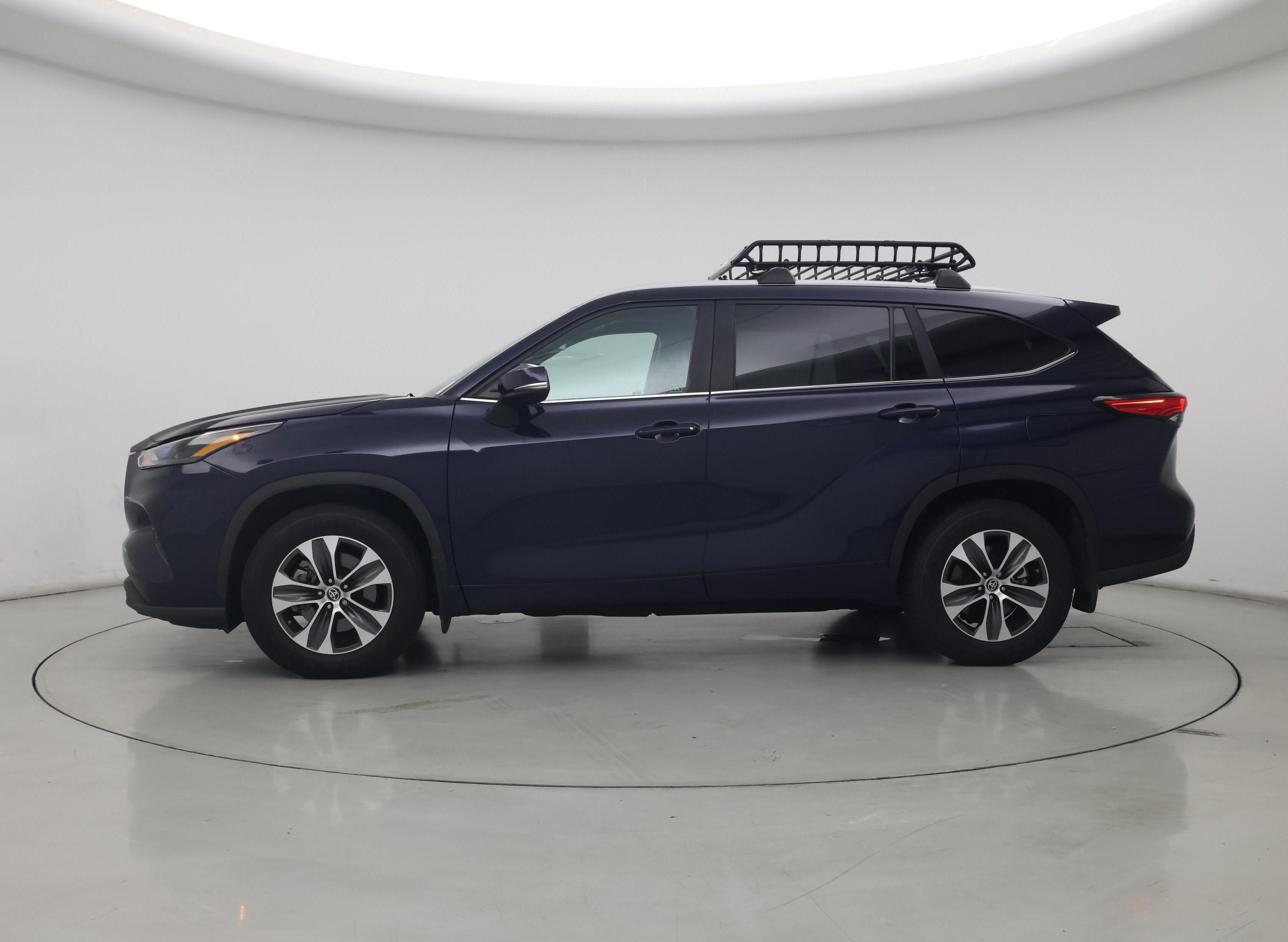 Thumbnail: 2023 Toyota Highlander - 3