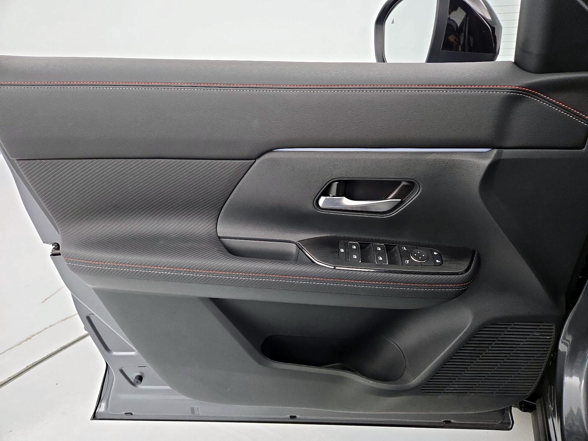 Thumbnail: 2025 Nissan Kicks - 12