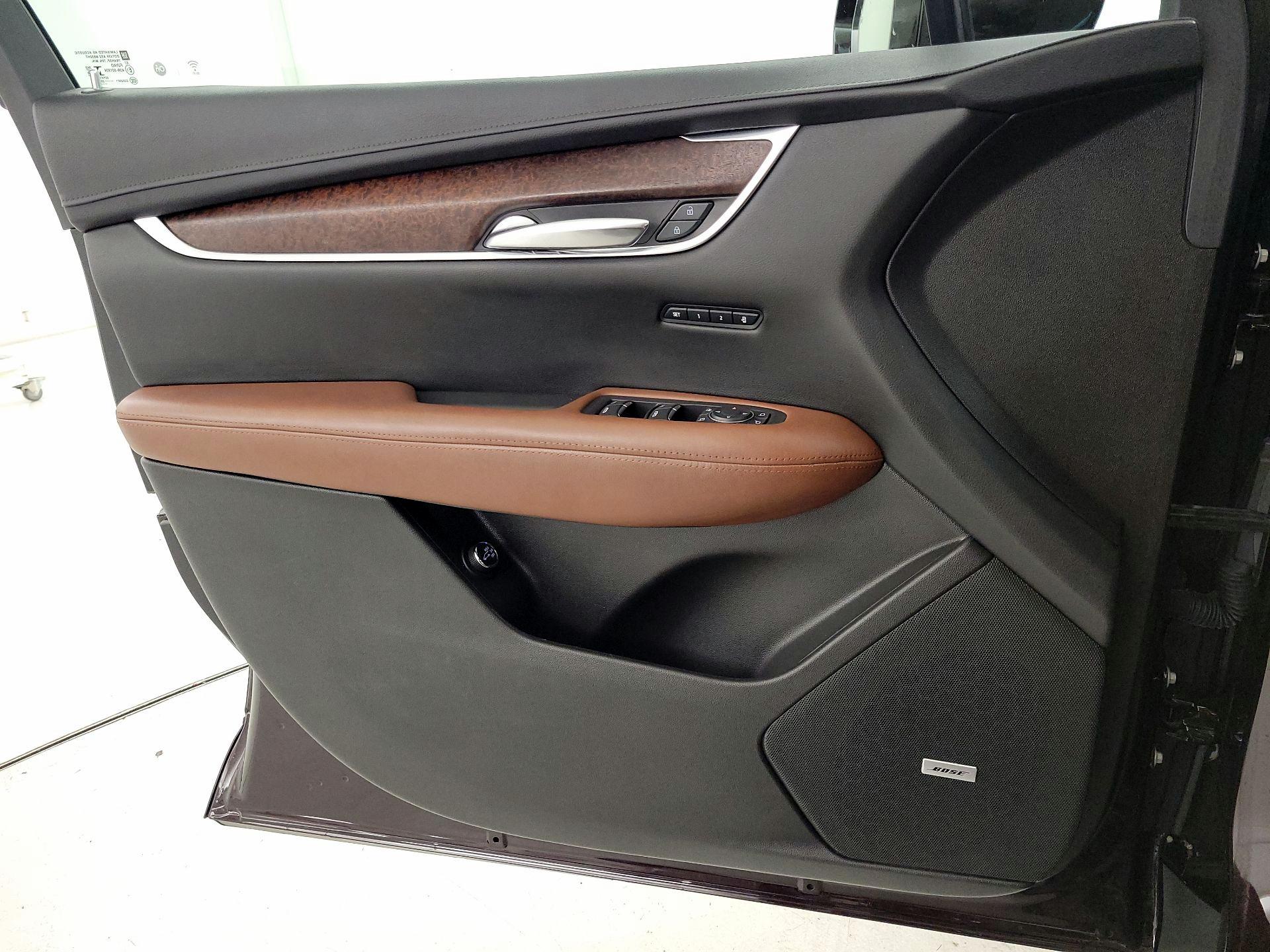 Thumbnail: 2020 Cadillac XT5 - 12