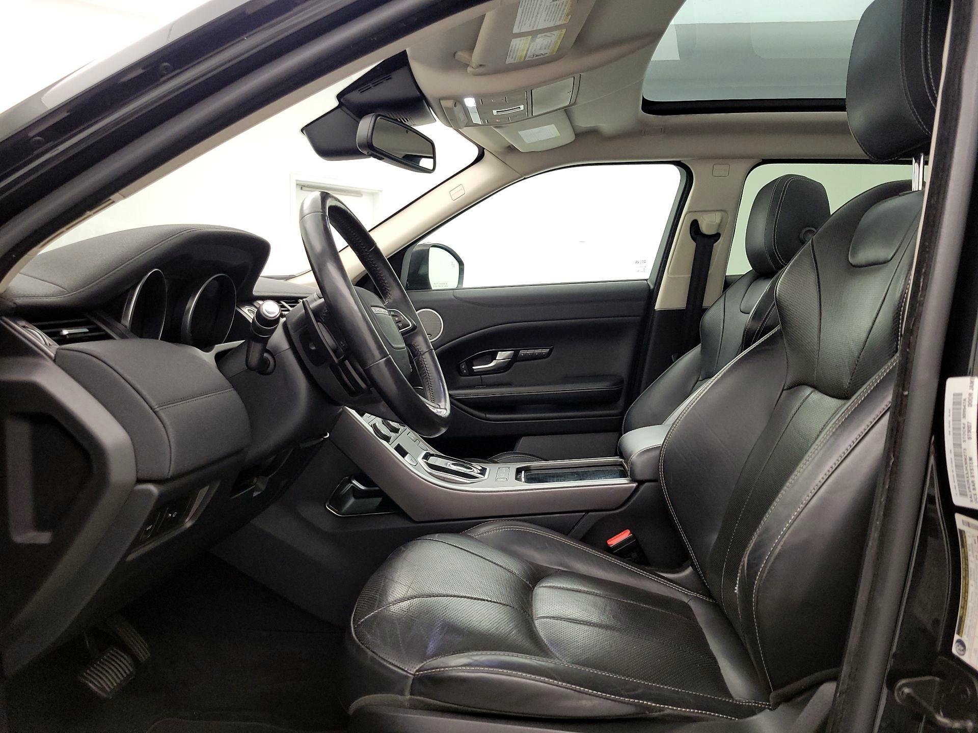 Thumbnail: 2018 Land Rover Range Rover Evoque - 11