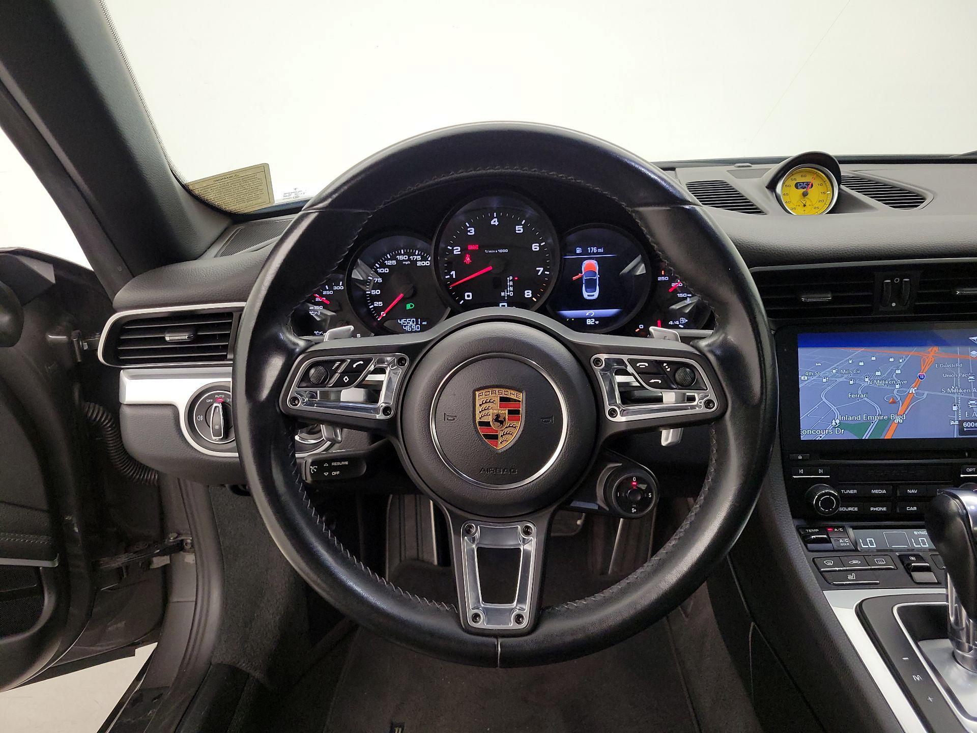 Thumbnail: 2018 Porsche 911 - 10